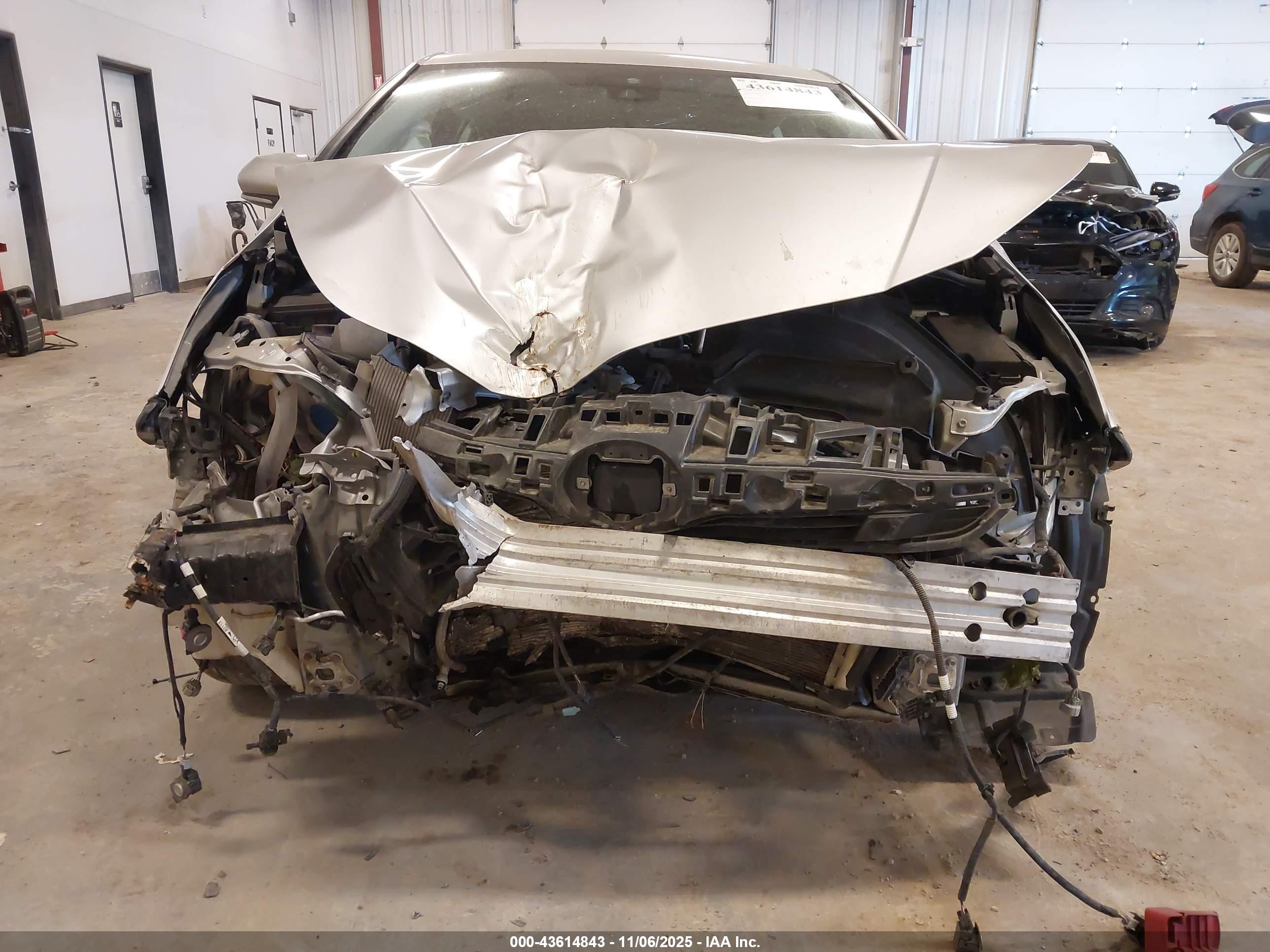 TOYOTA PRIUS image 6