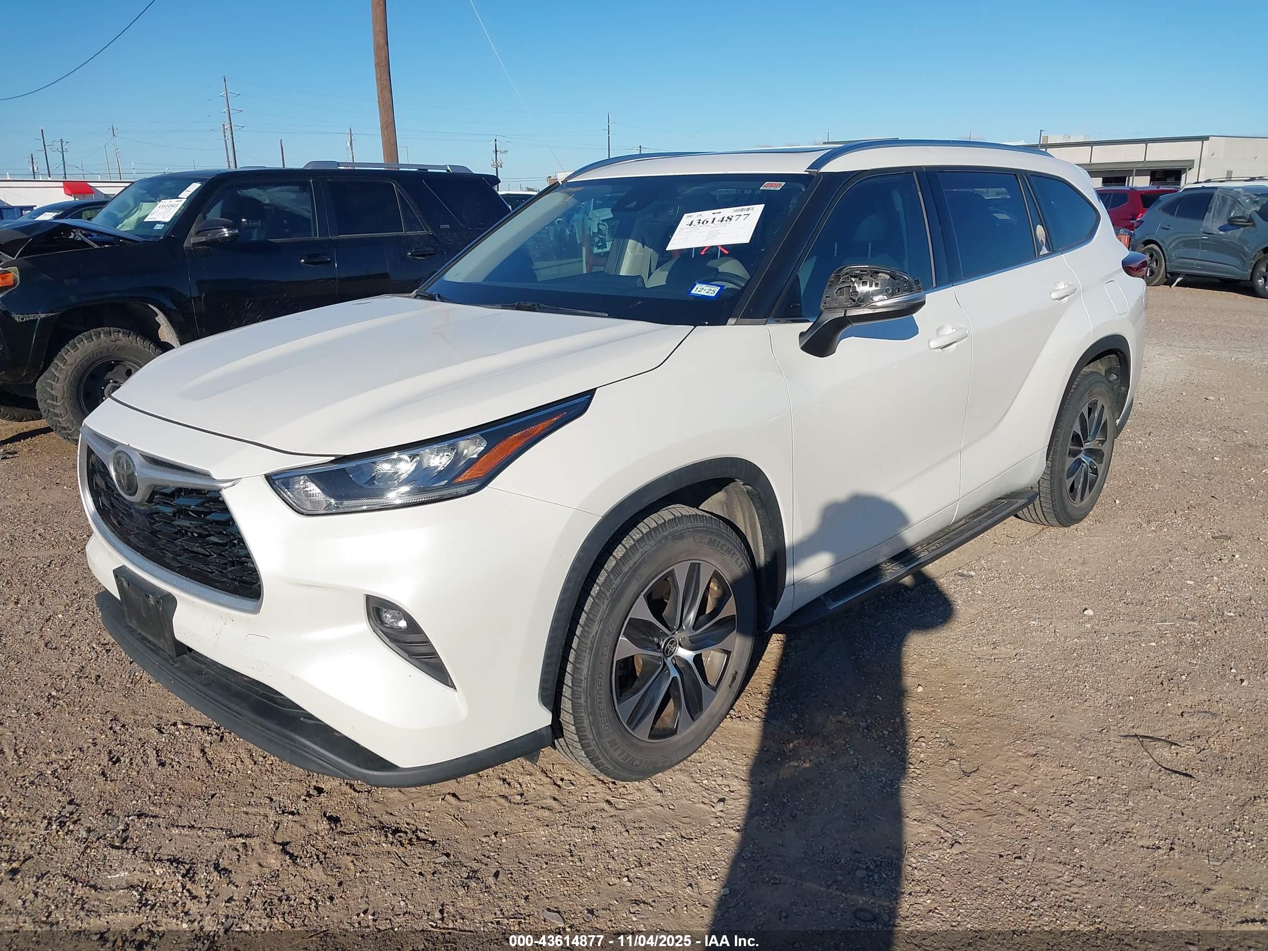 TOYOTA HIGHLANDER image 2