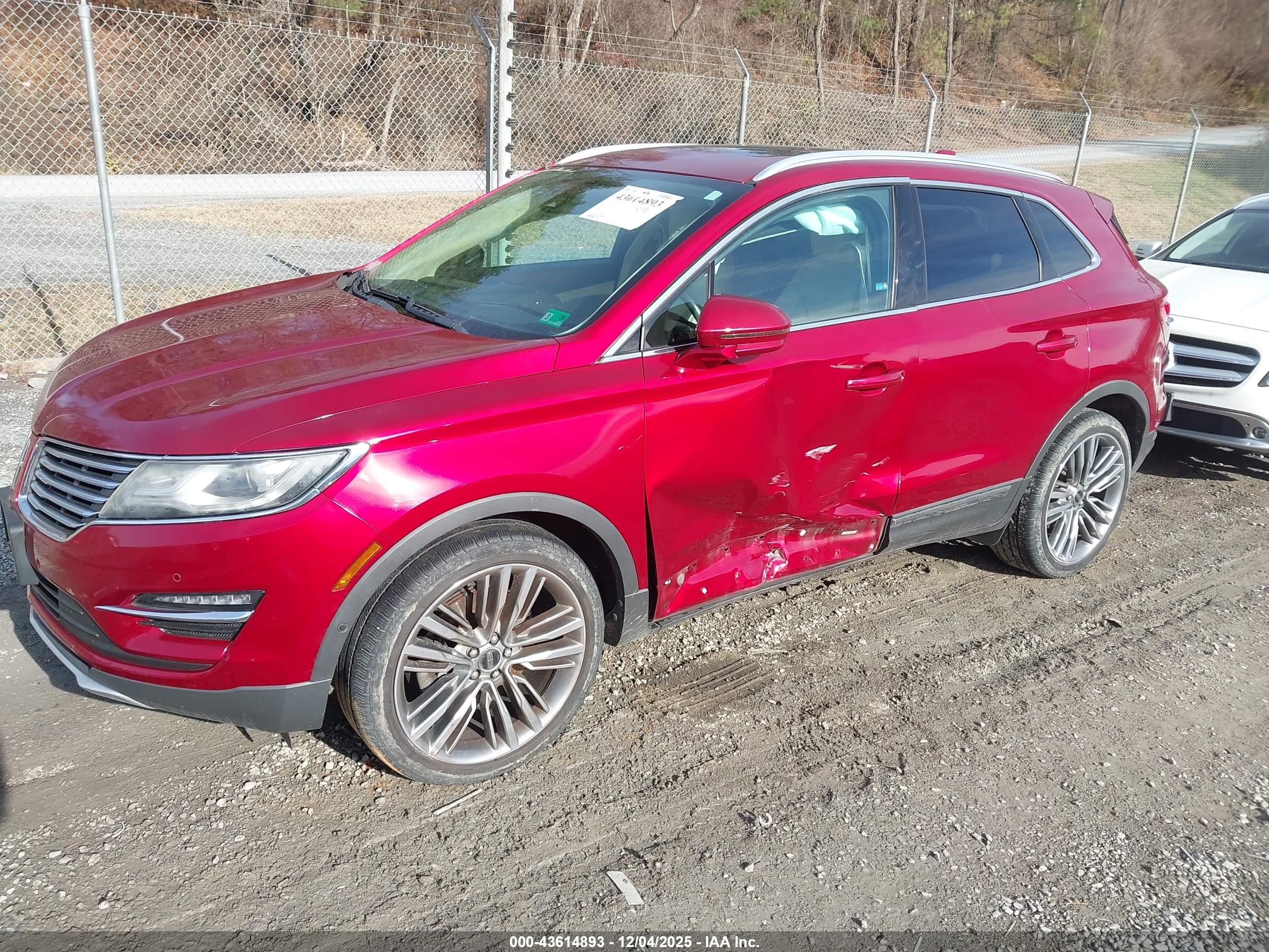 LINCOLN MKC image 2