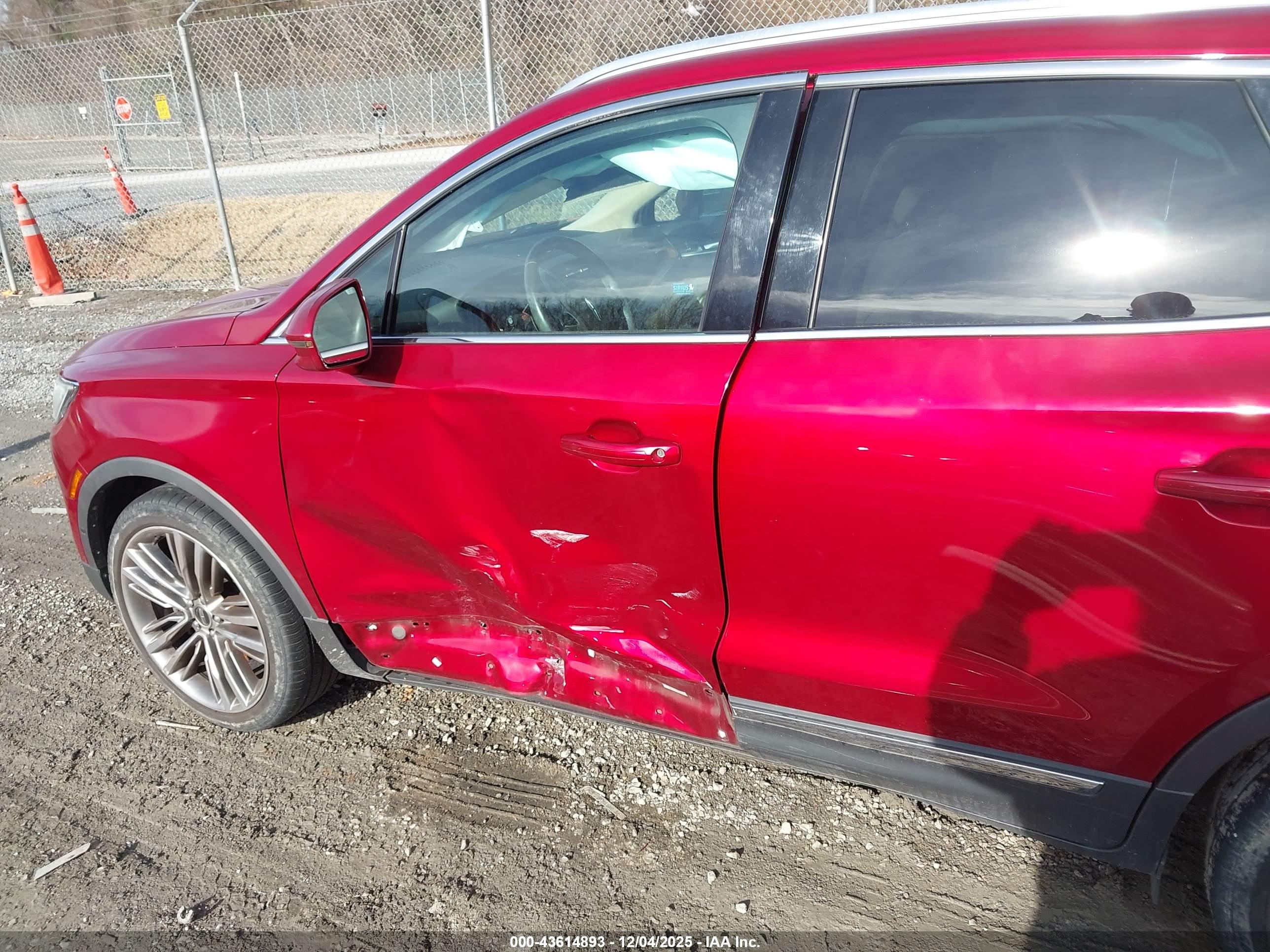 LINCOLN MKC image 6