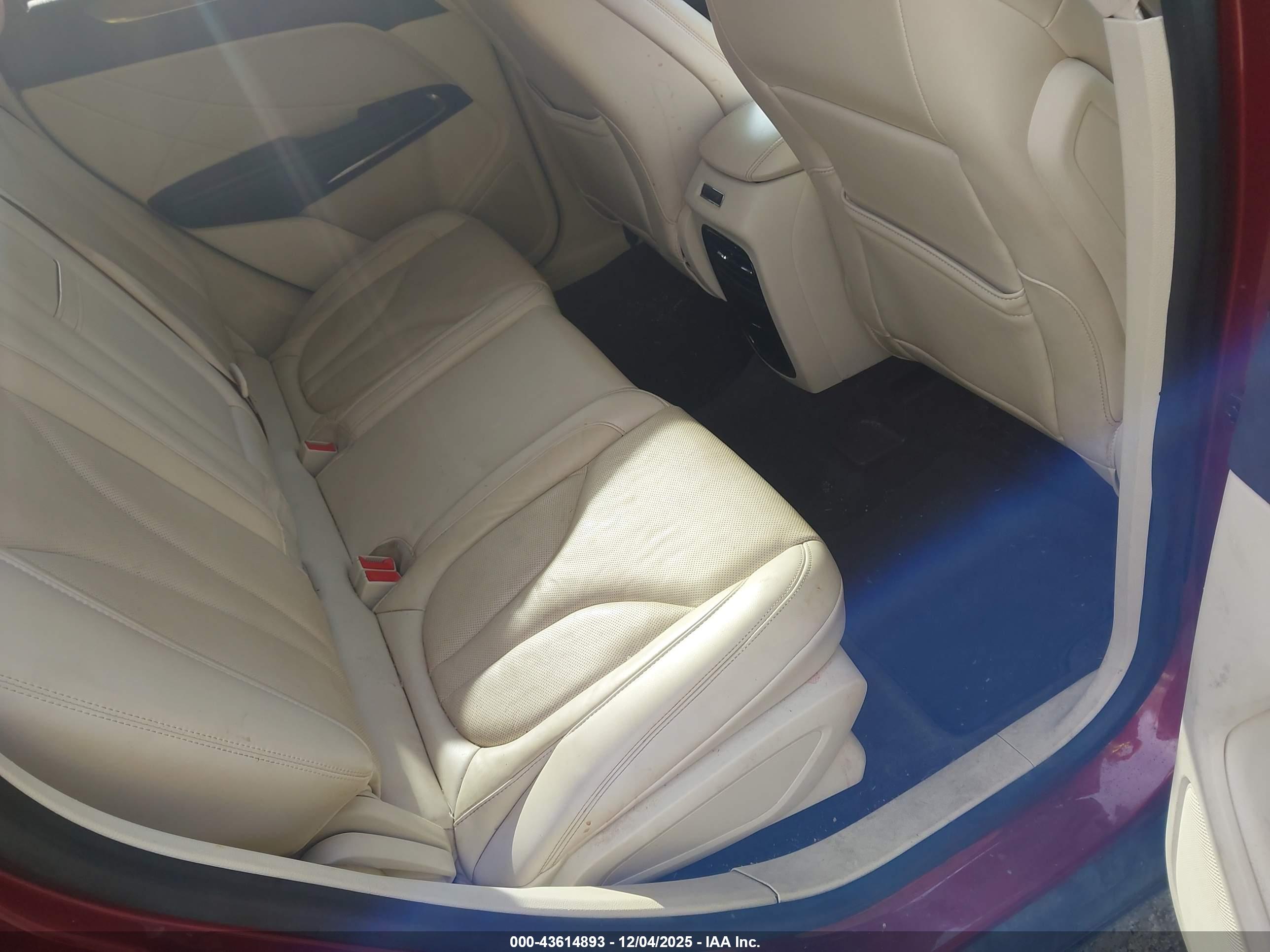 LINCOLN MKC image 8