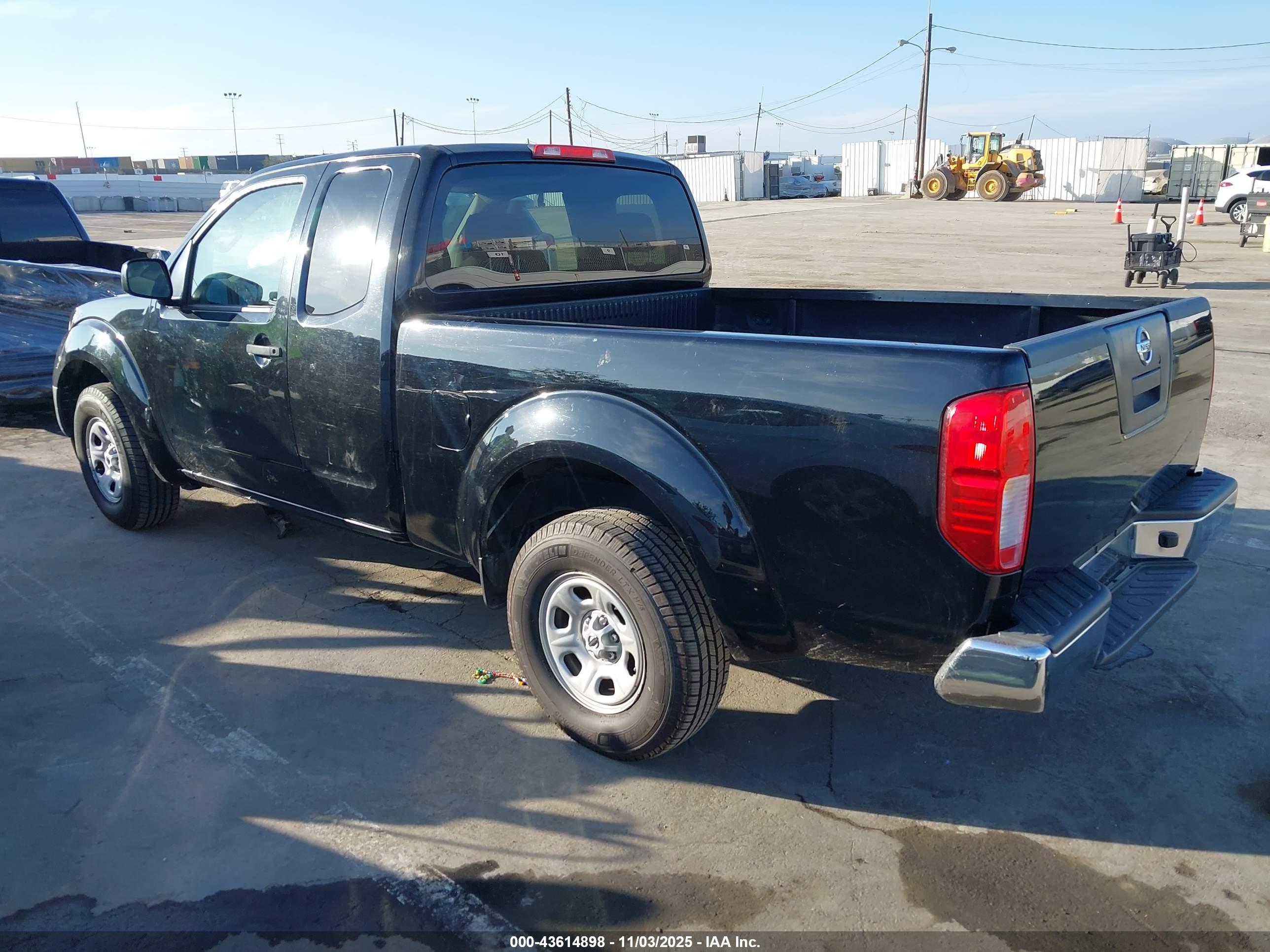 NISSAN FRONTIER image 3