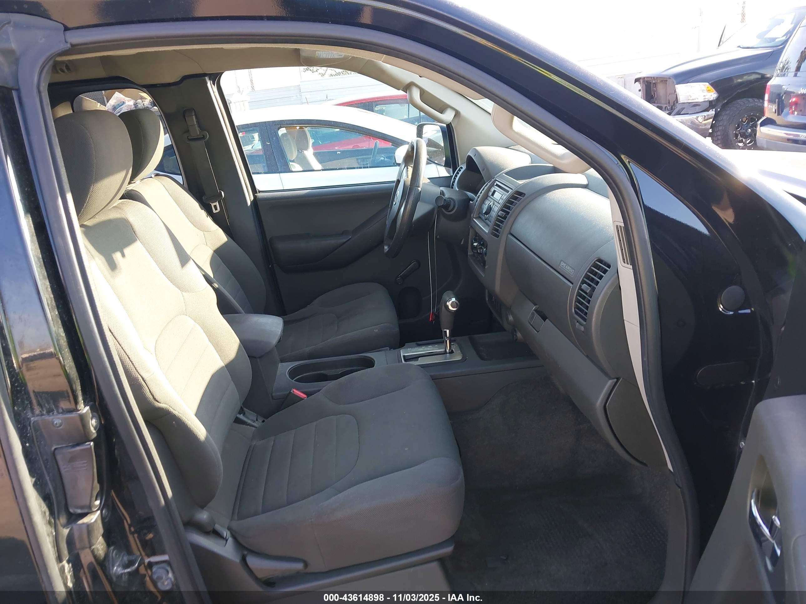 NISSAN FRONTIER image 5