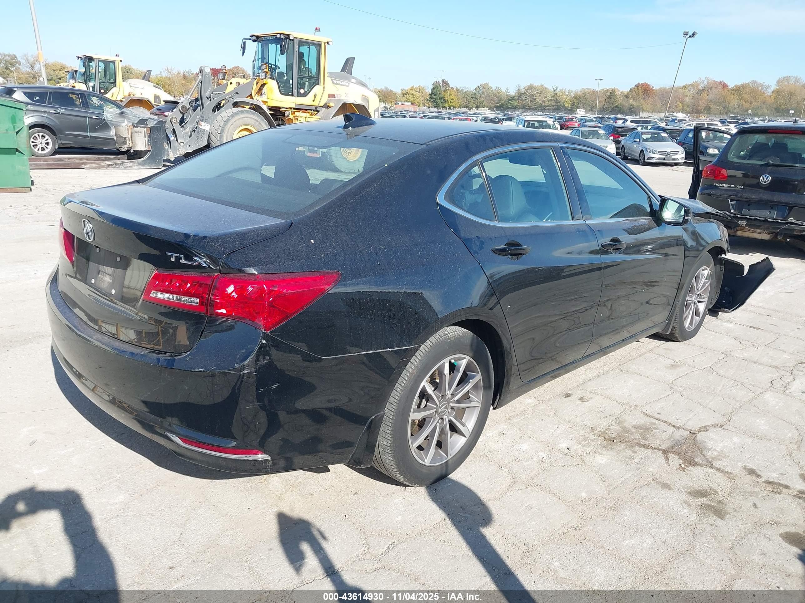 ACURA TLX image 4