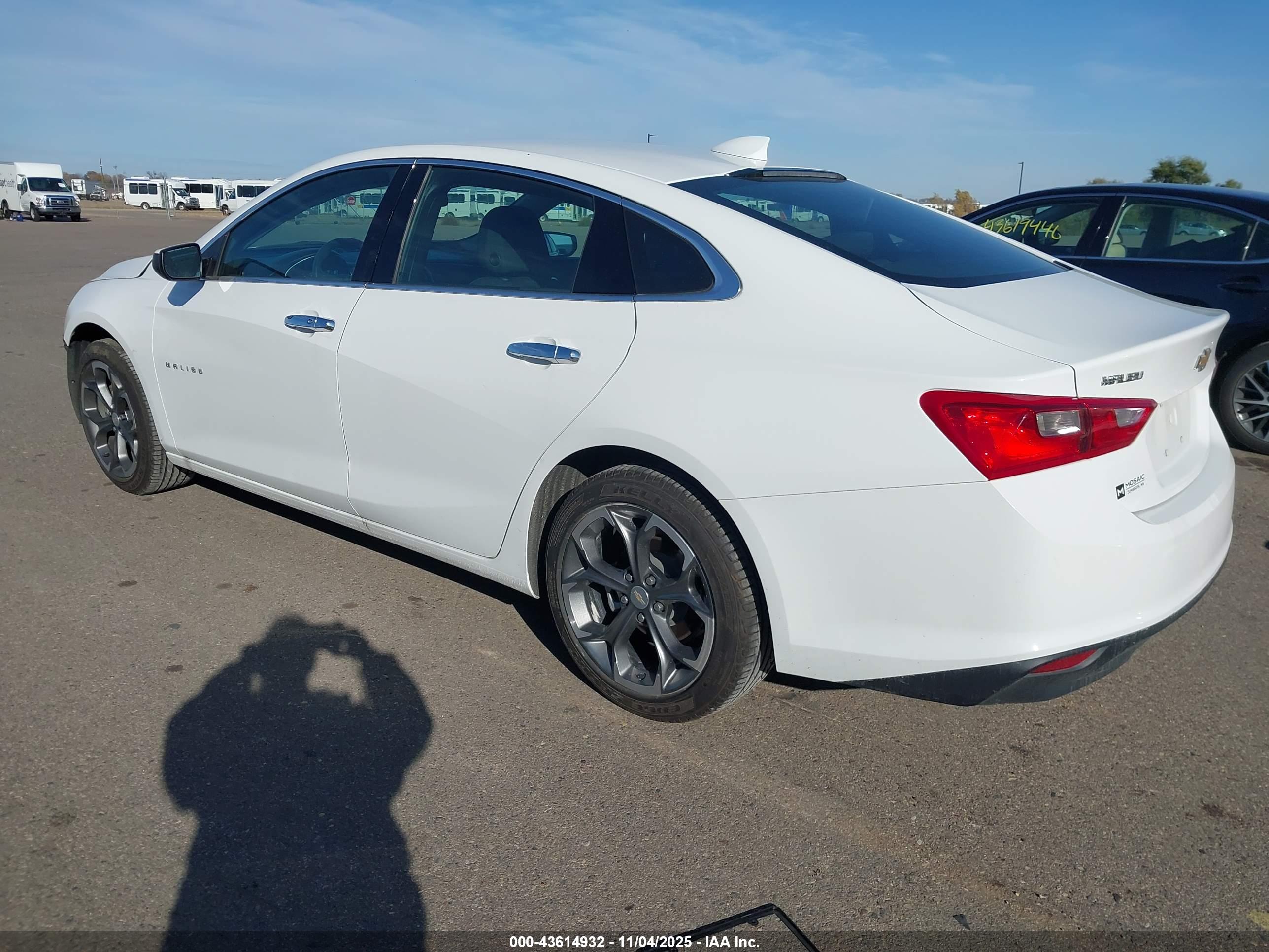 CHEVROLET MALIBU image 3