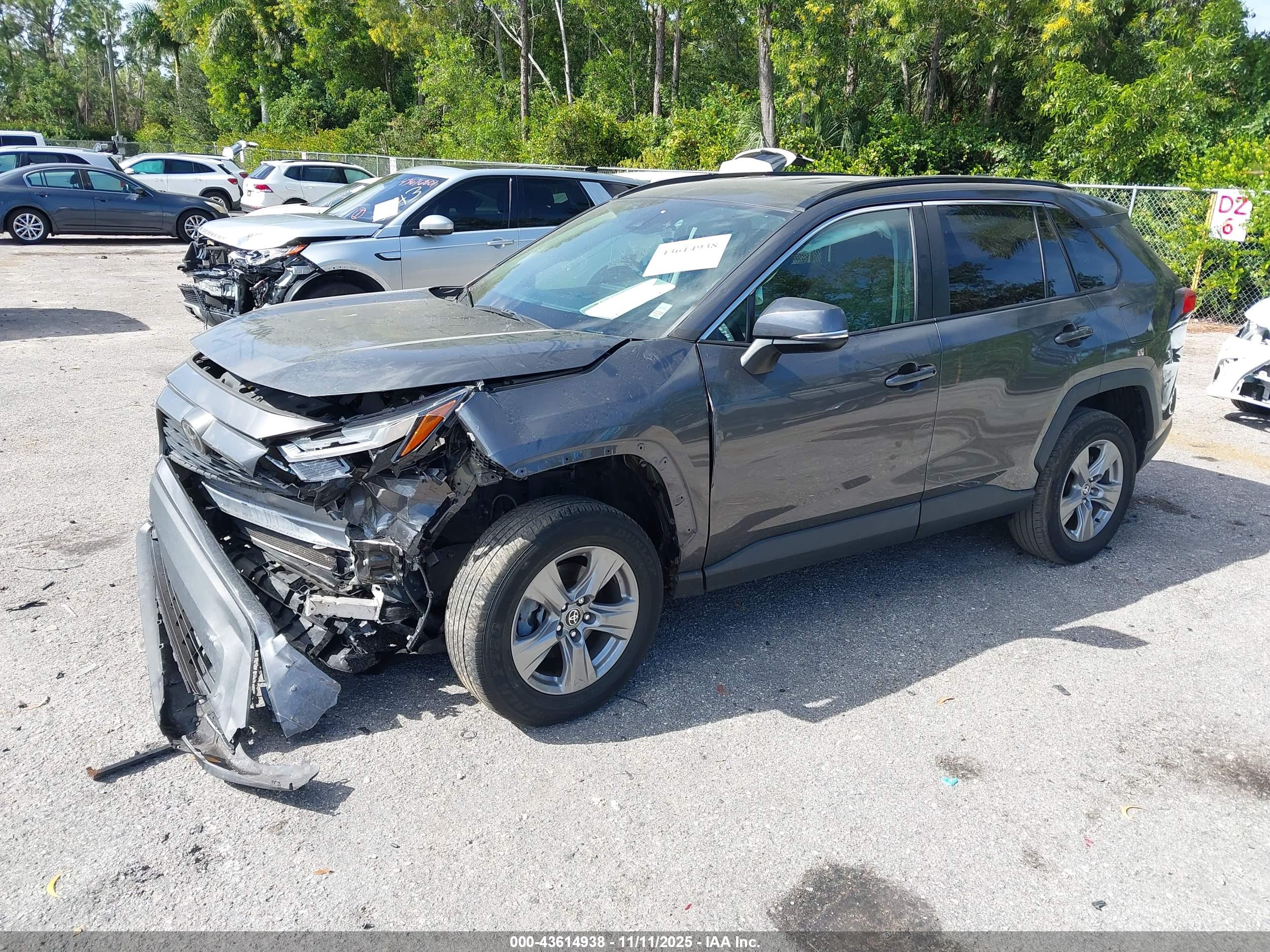 TOYOTA RAV4 image 2