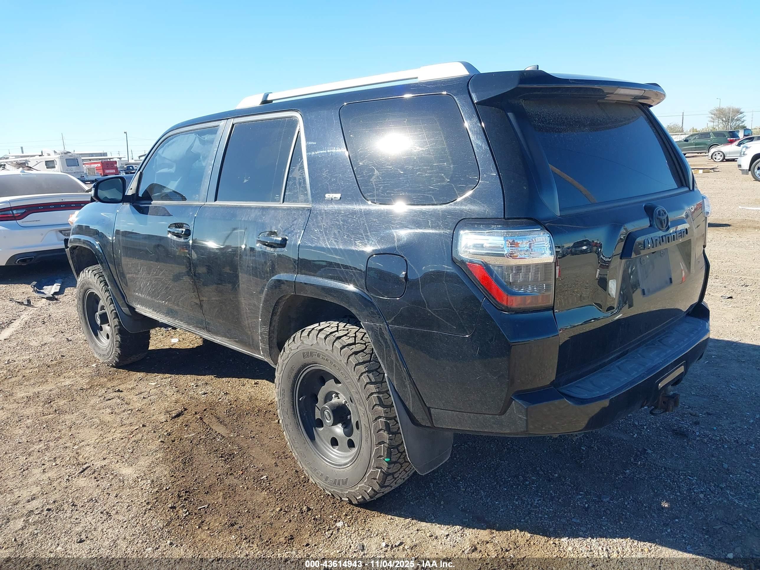 TOYOTA 4RUNNER image 3