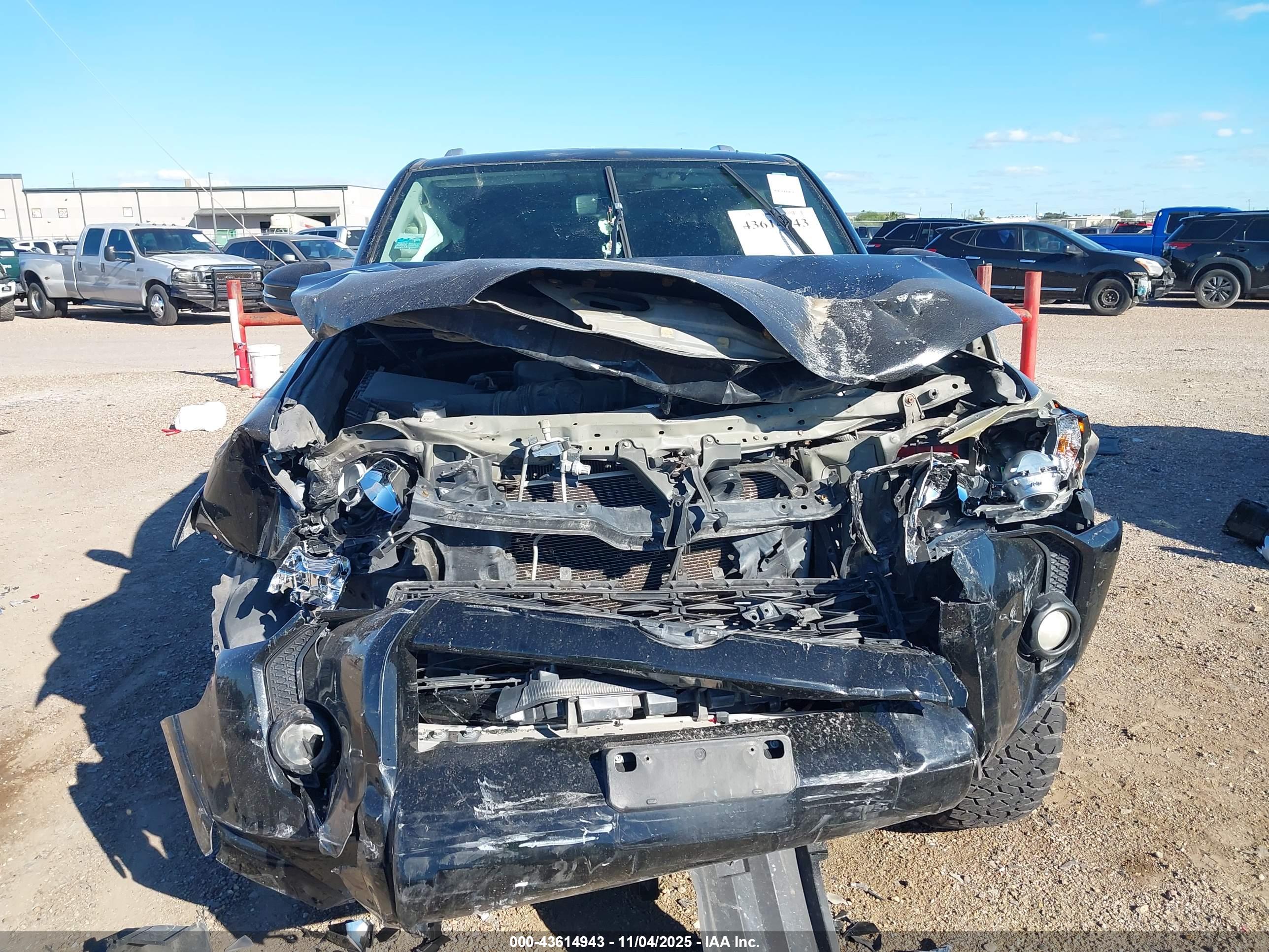 TOYOTA 4RUNNER image 6