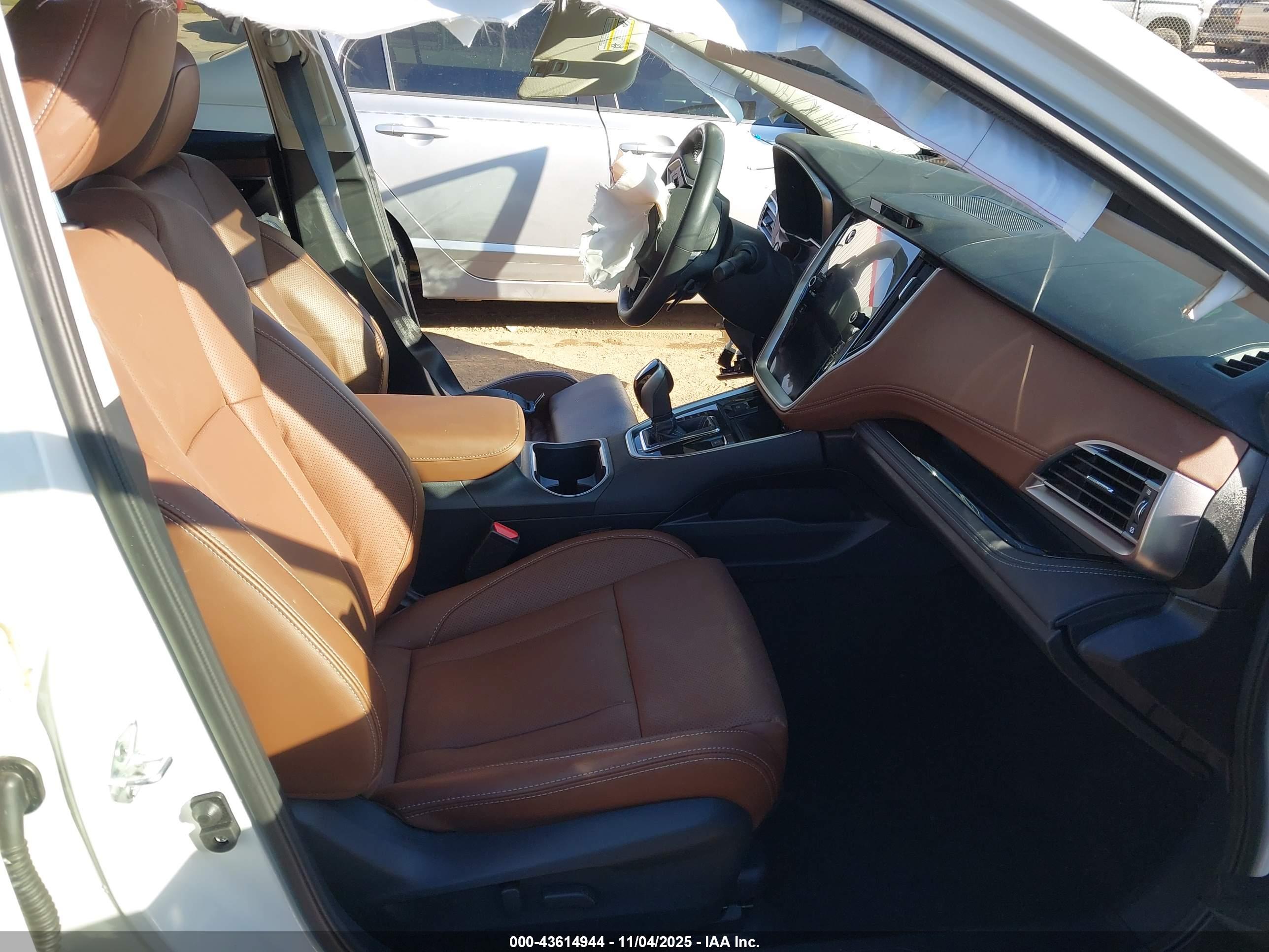SUBARU OUTBACK image 5