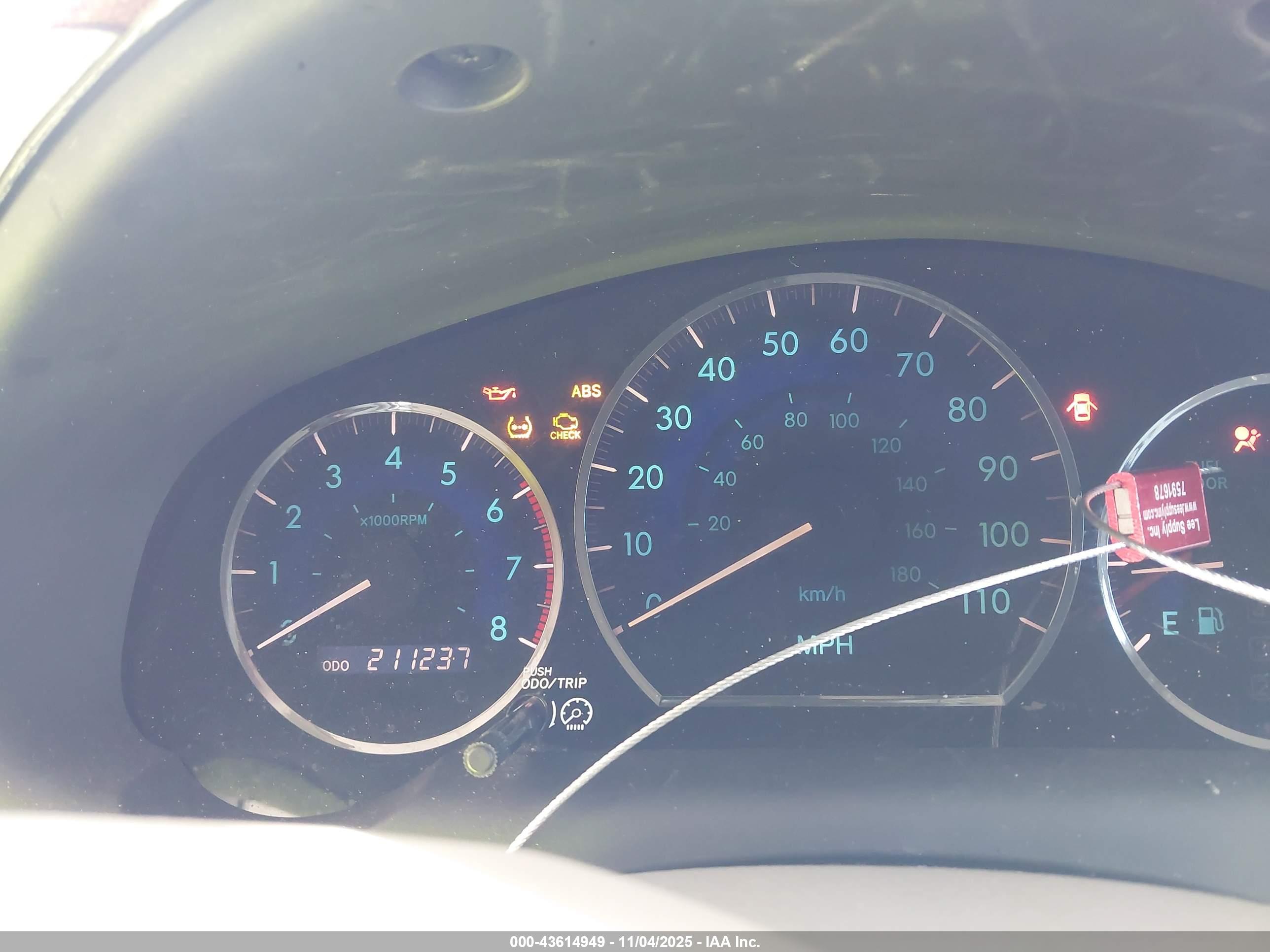 TOYOTA SIENNA image 7
