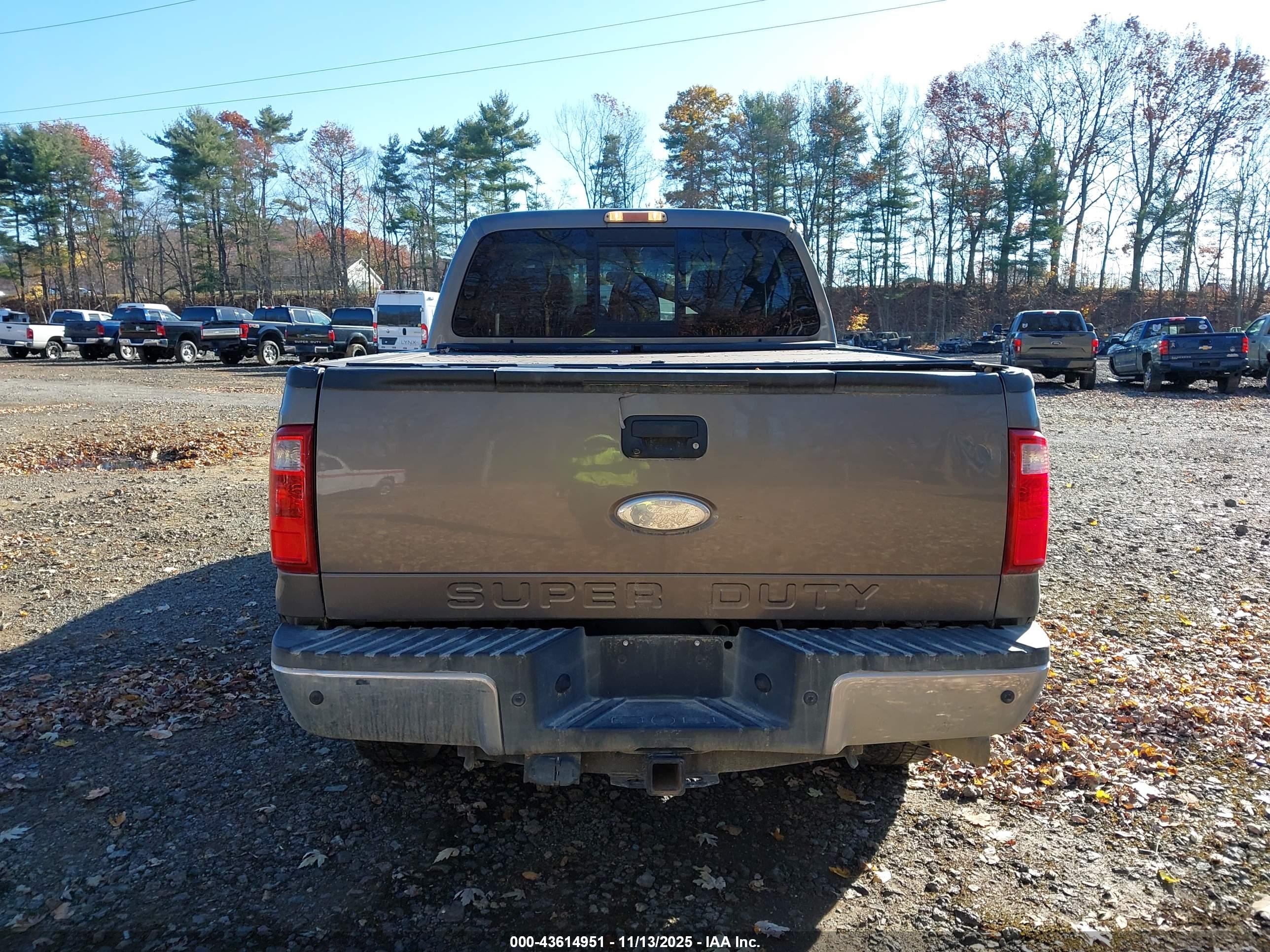 FORD F-350 image 8