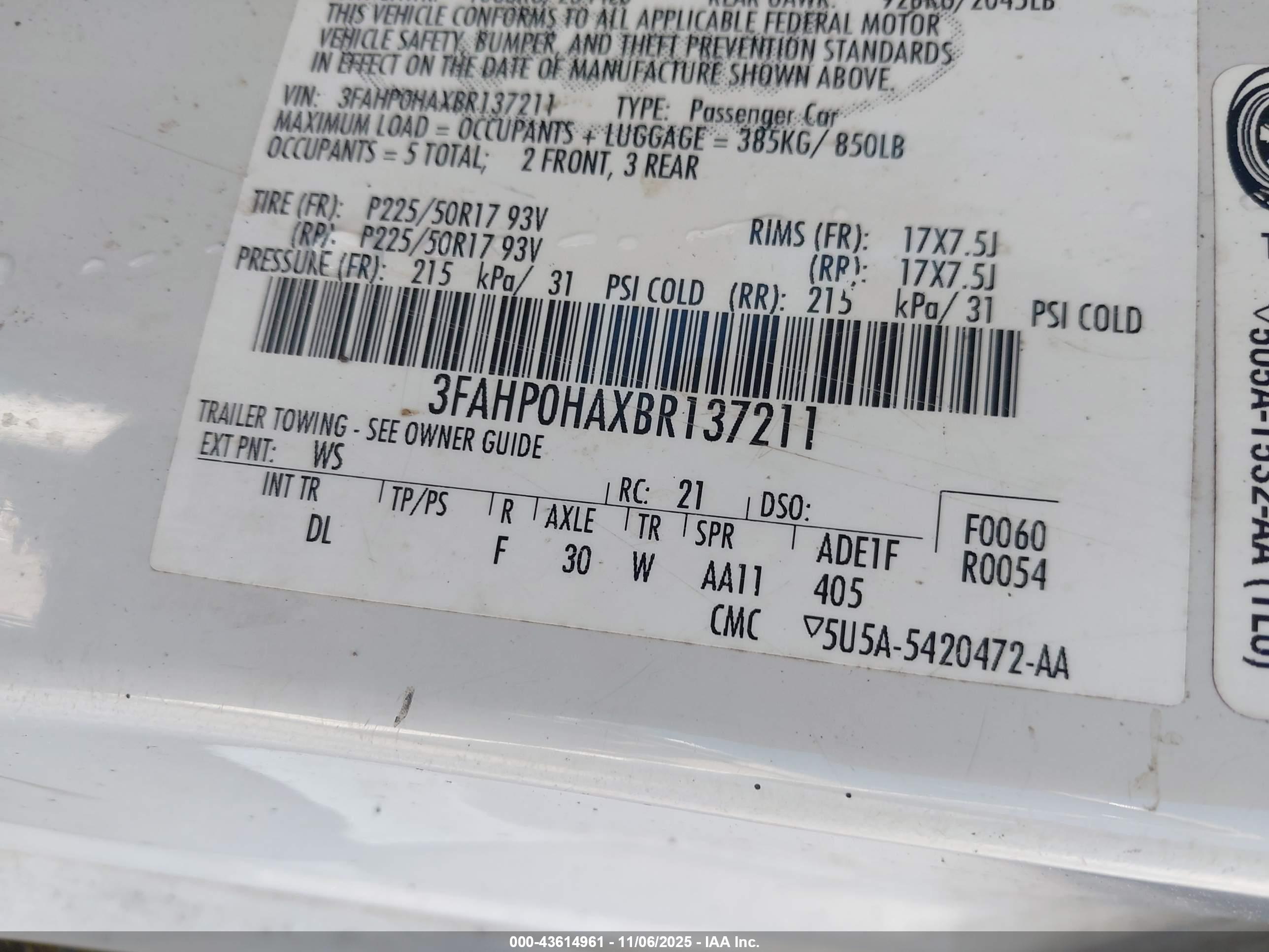 FORD FUSION image 9