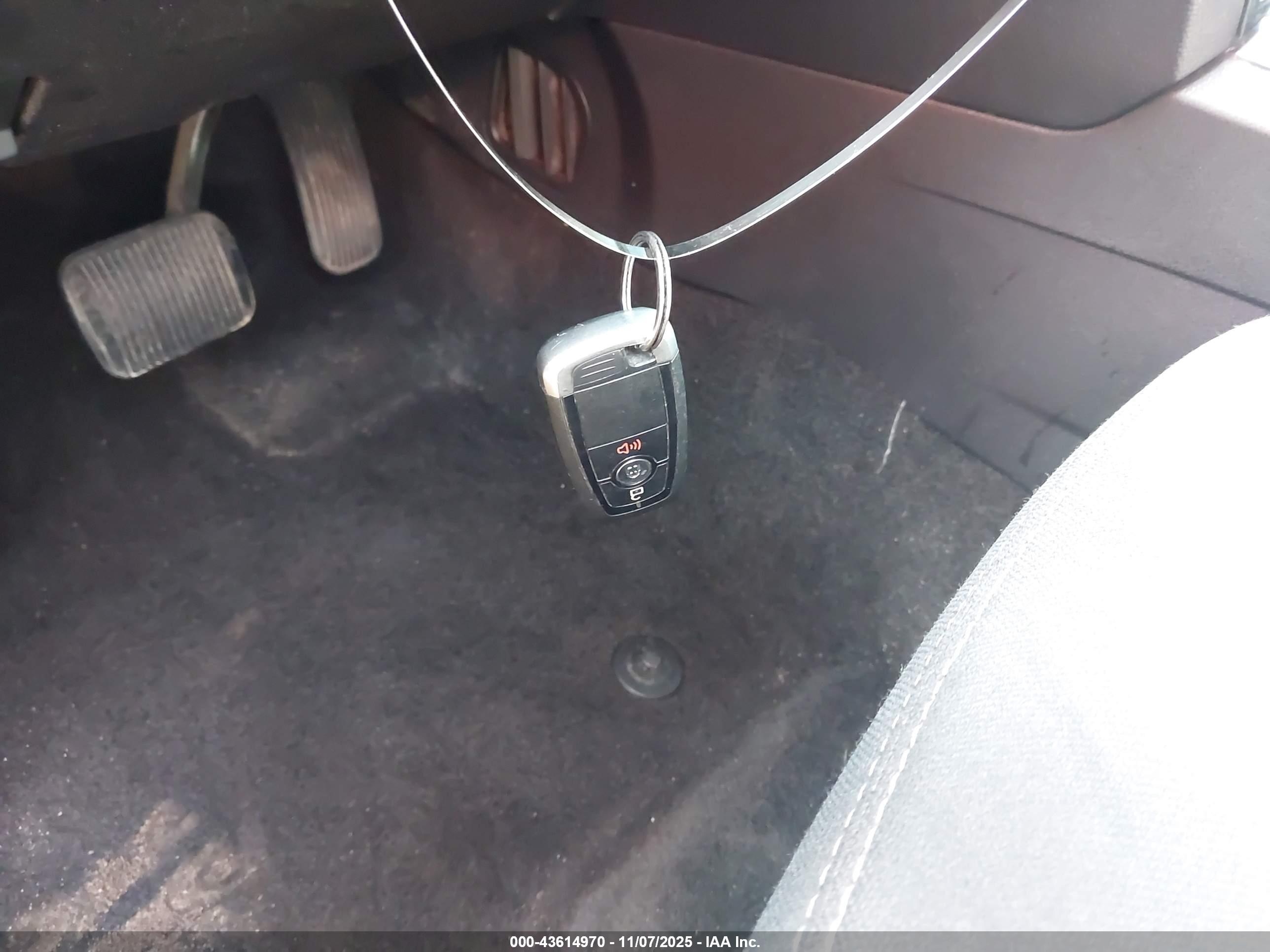FORD EXPLORER image 11
