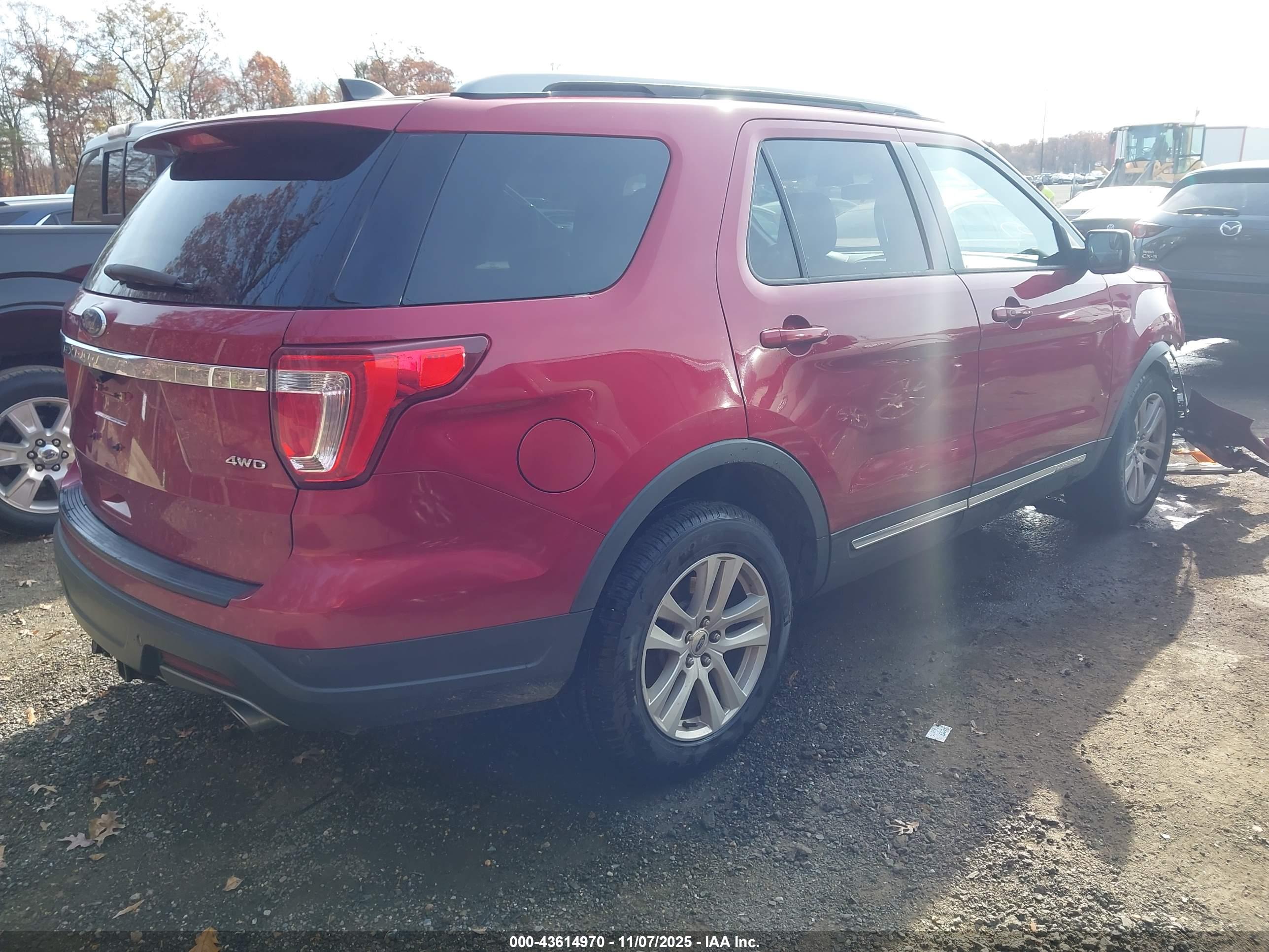 FORD EXPLORER image 4