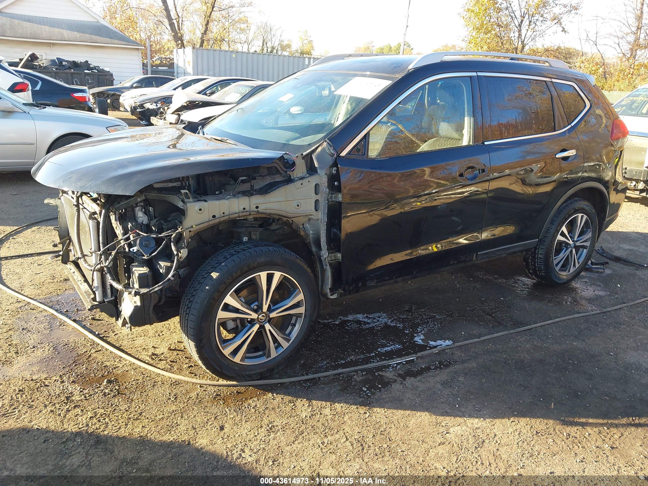 NISSAN ROGUE image 2