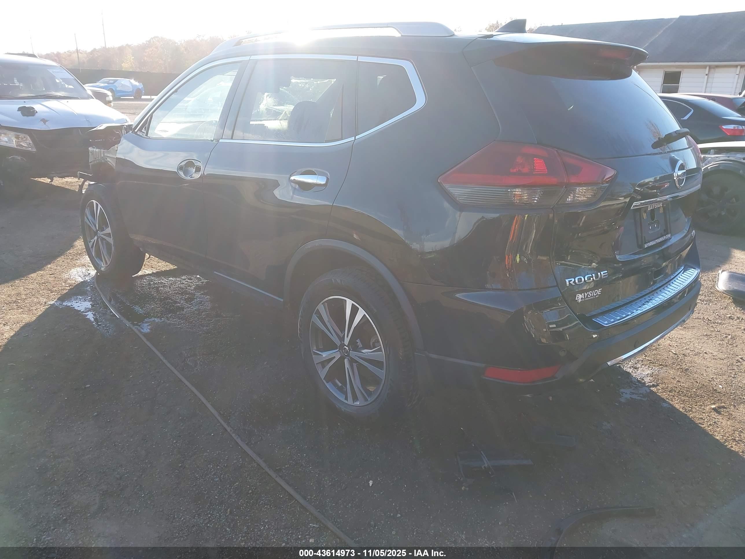 NISSAN ROGUE image 3