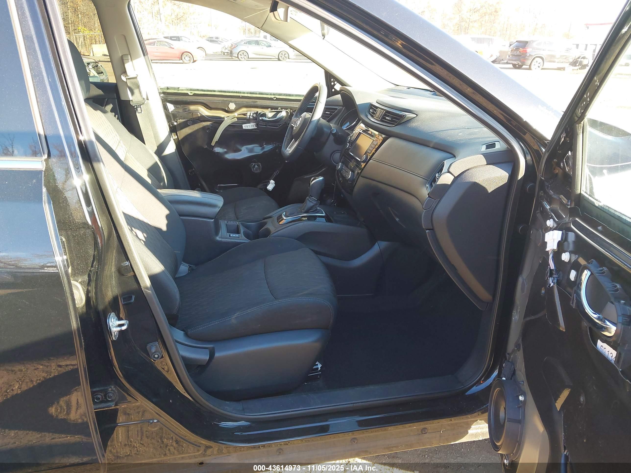 NISSAN ROGUE image 5