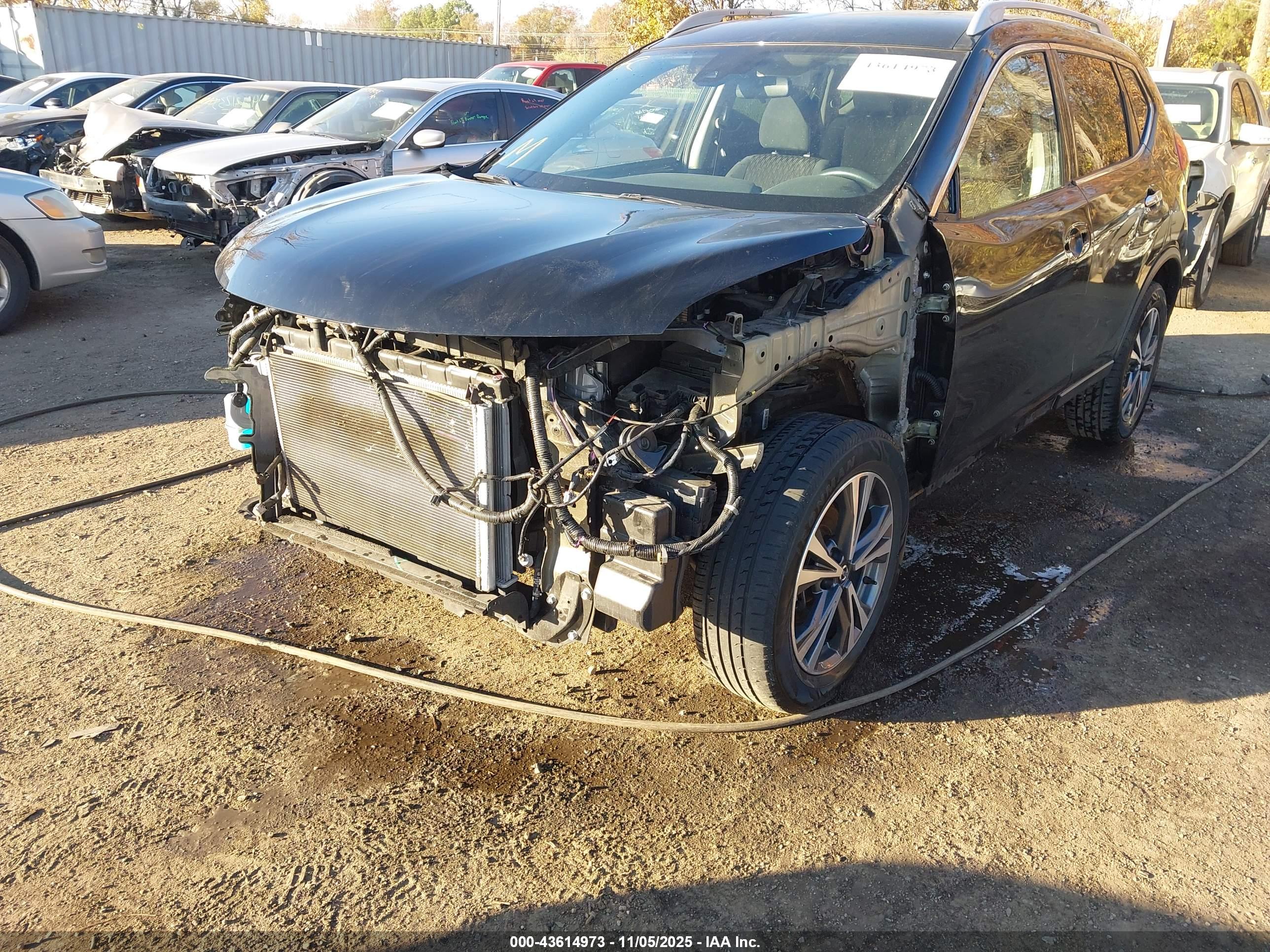 NISSAN ROGUE image 6