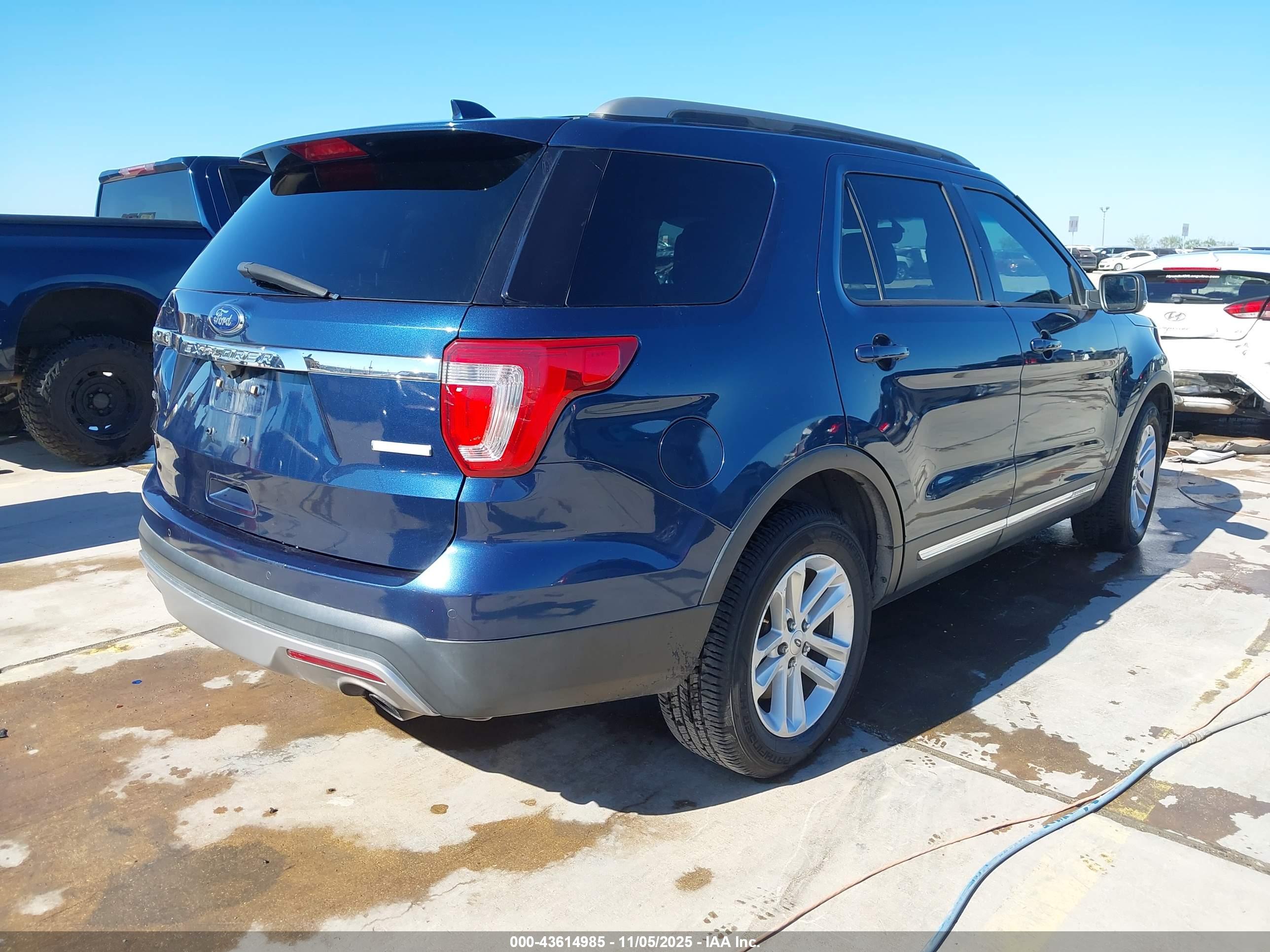 FORD EXPLORER image 4