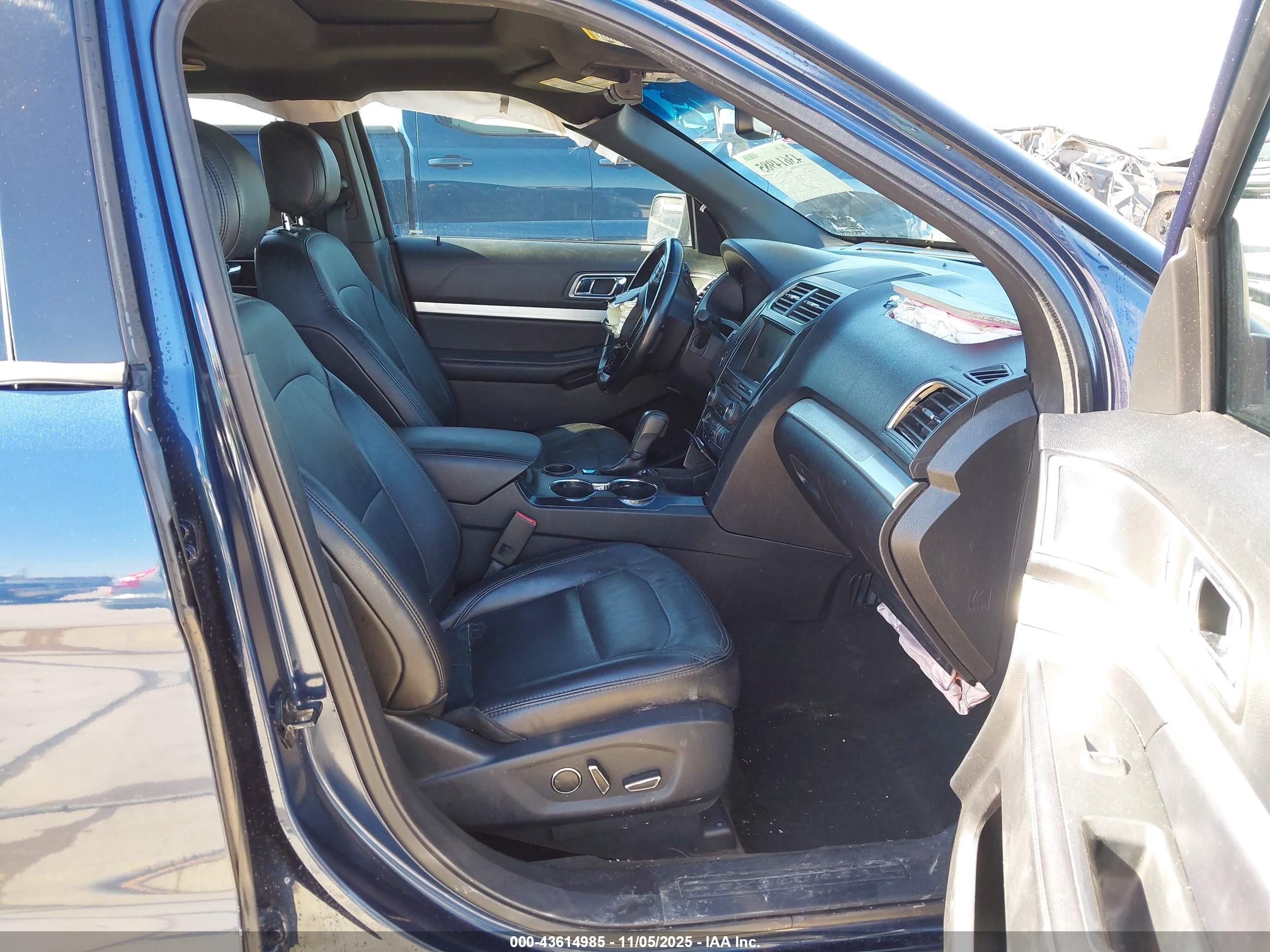 FORD EXPLORER image 5
