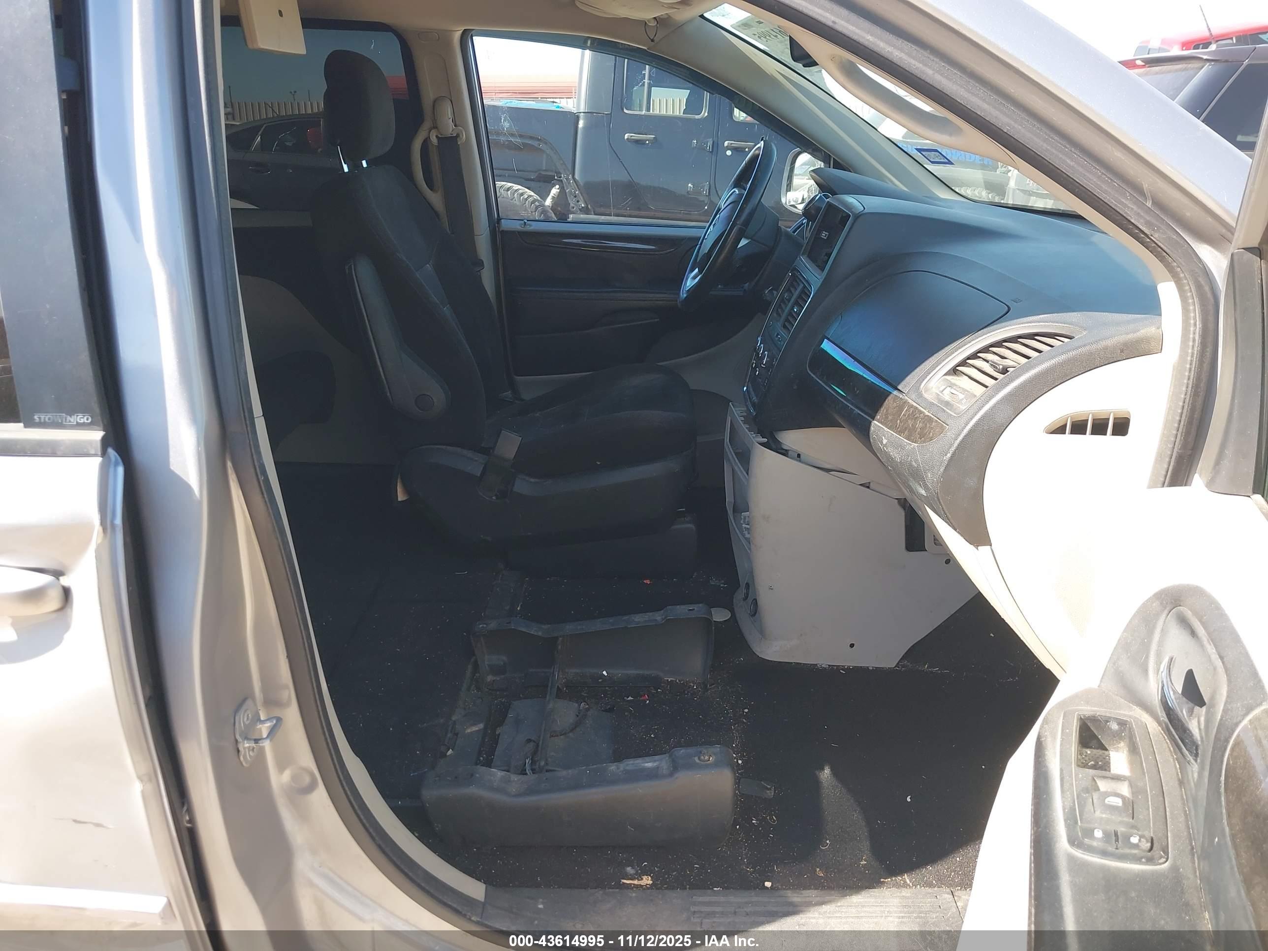 DODGE GRAND image 5