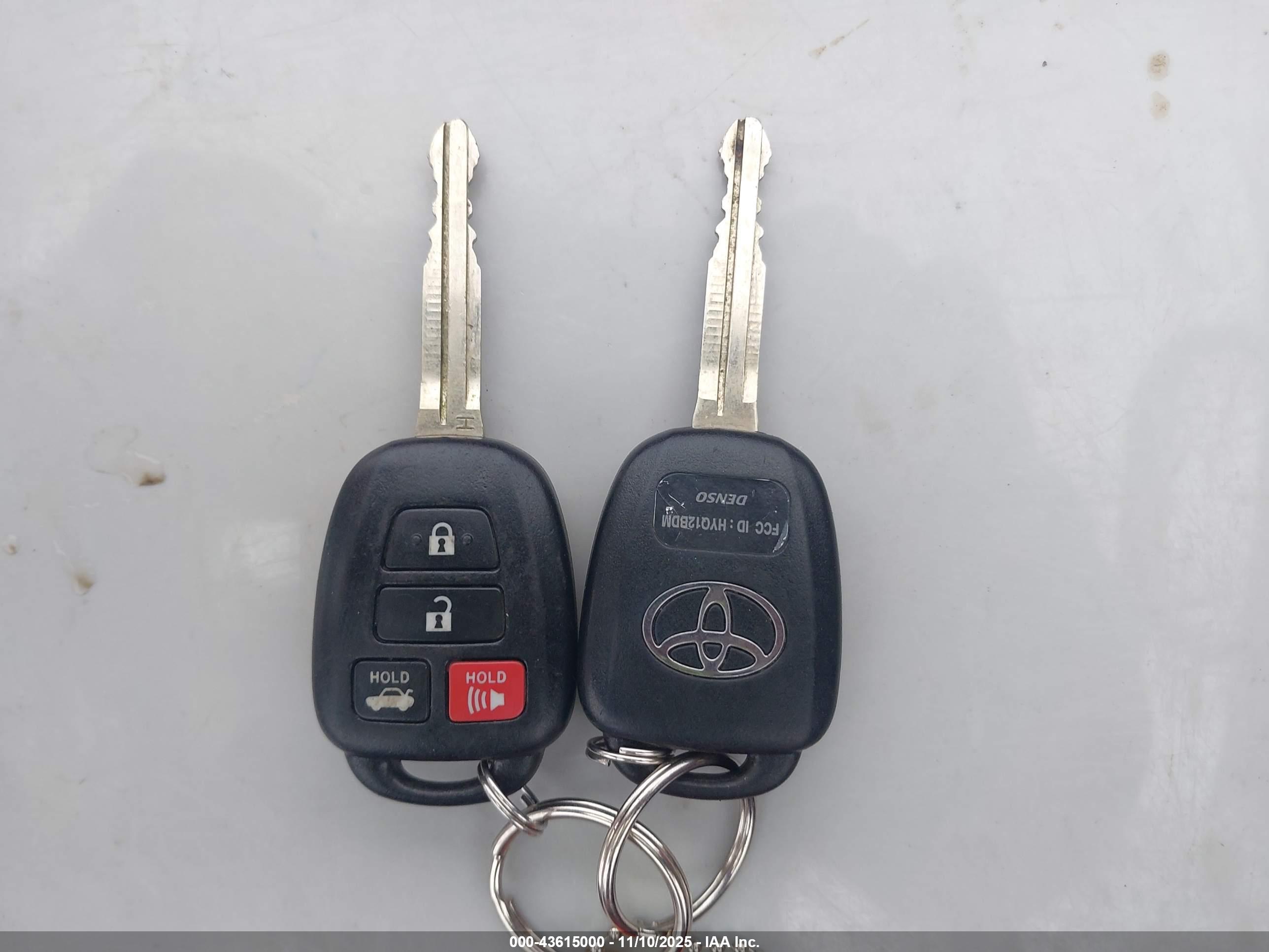 TOYOTA CAMRY image 11