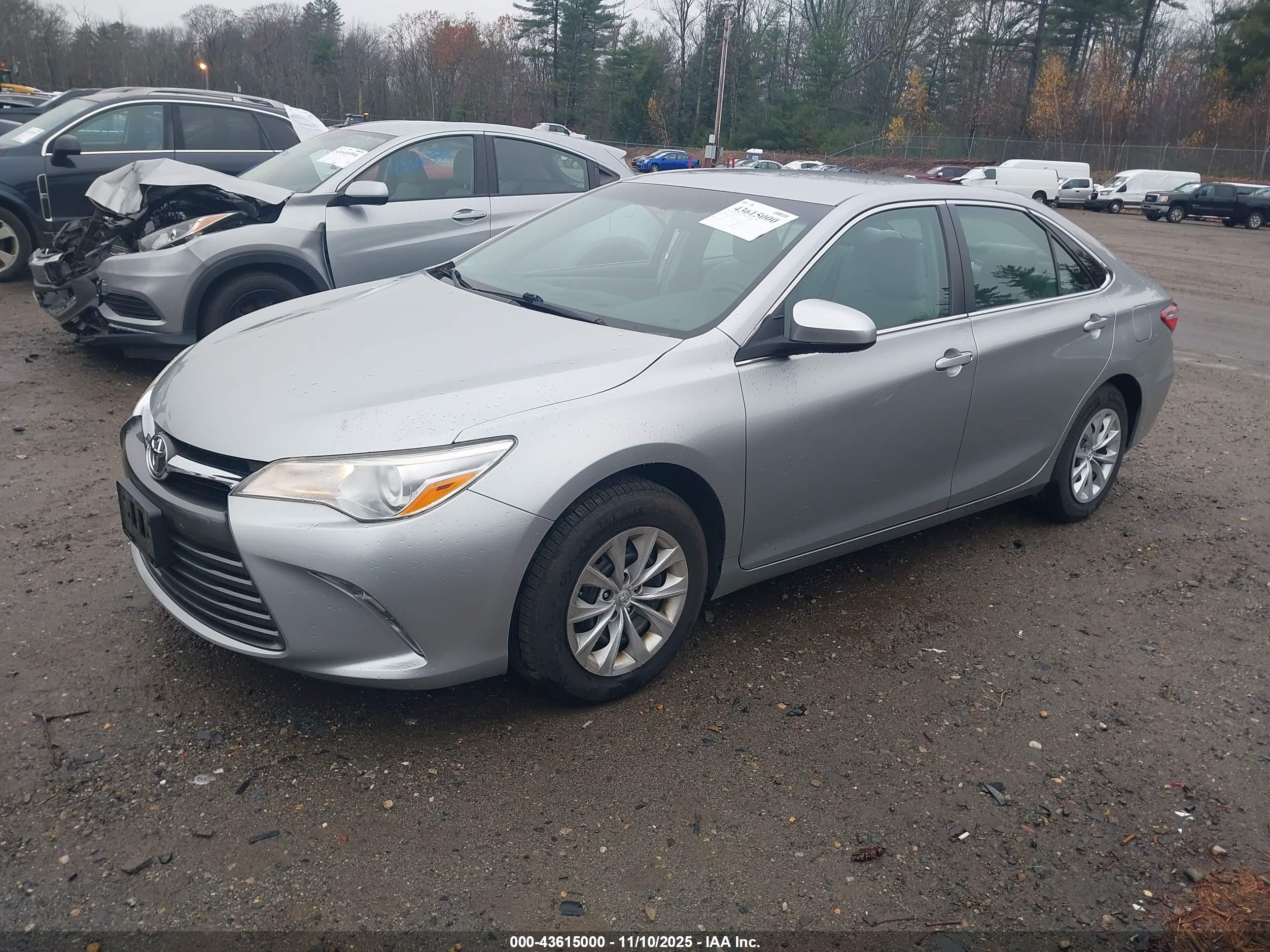 TOYOTA CAMRY image 2