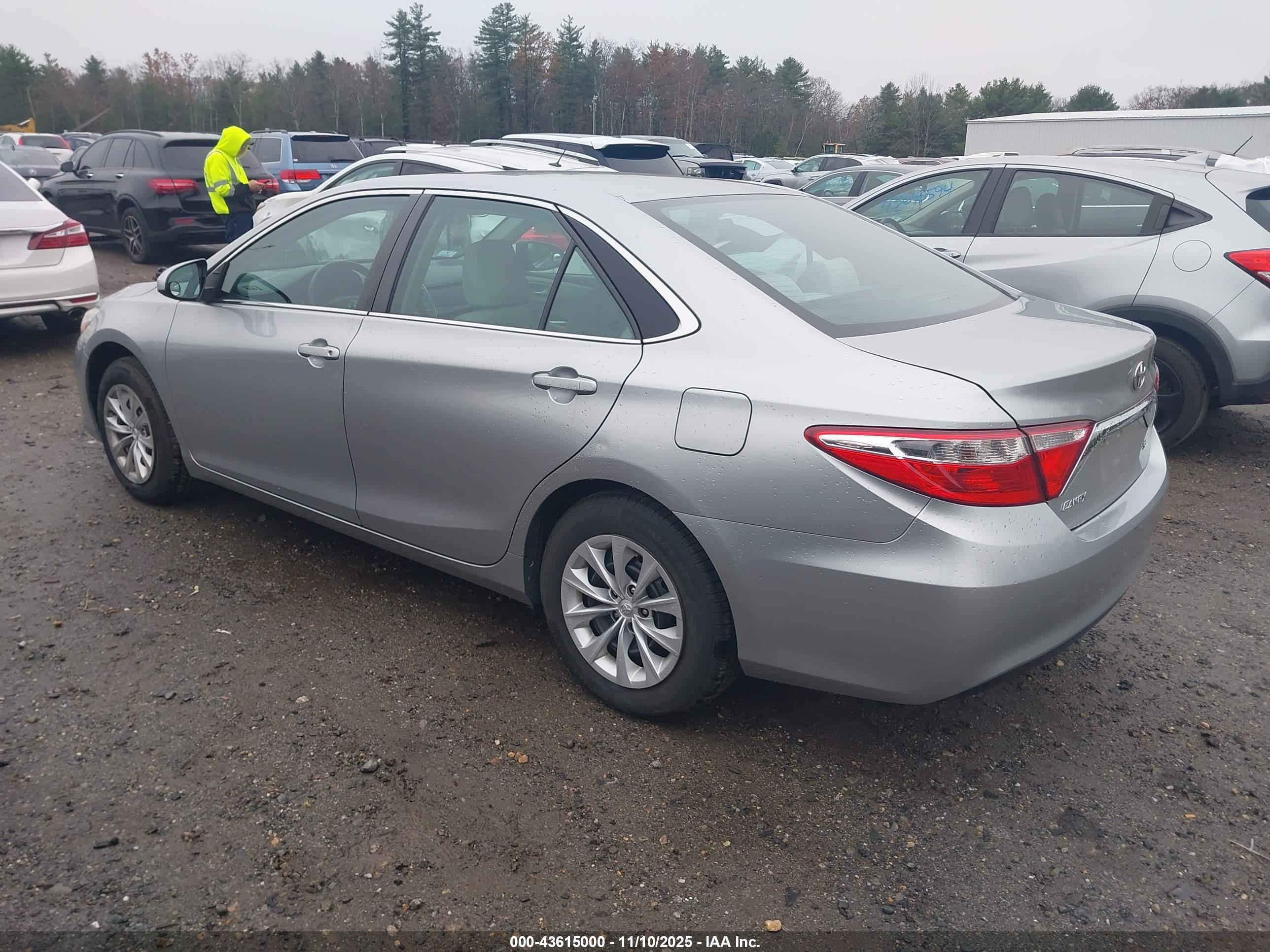 TOYOTA CAMRY image 3