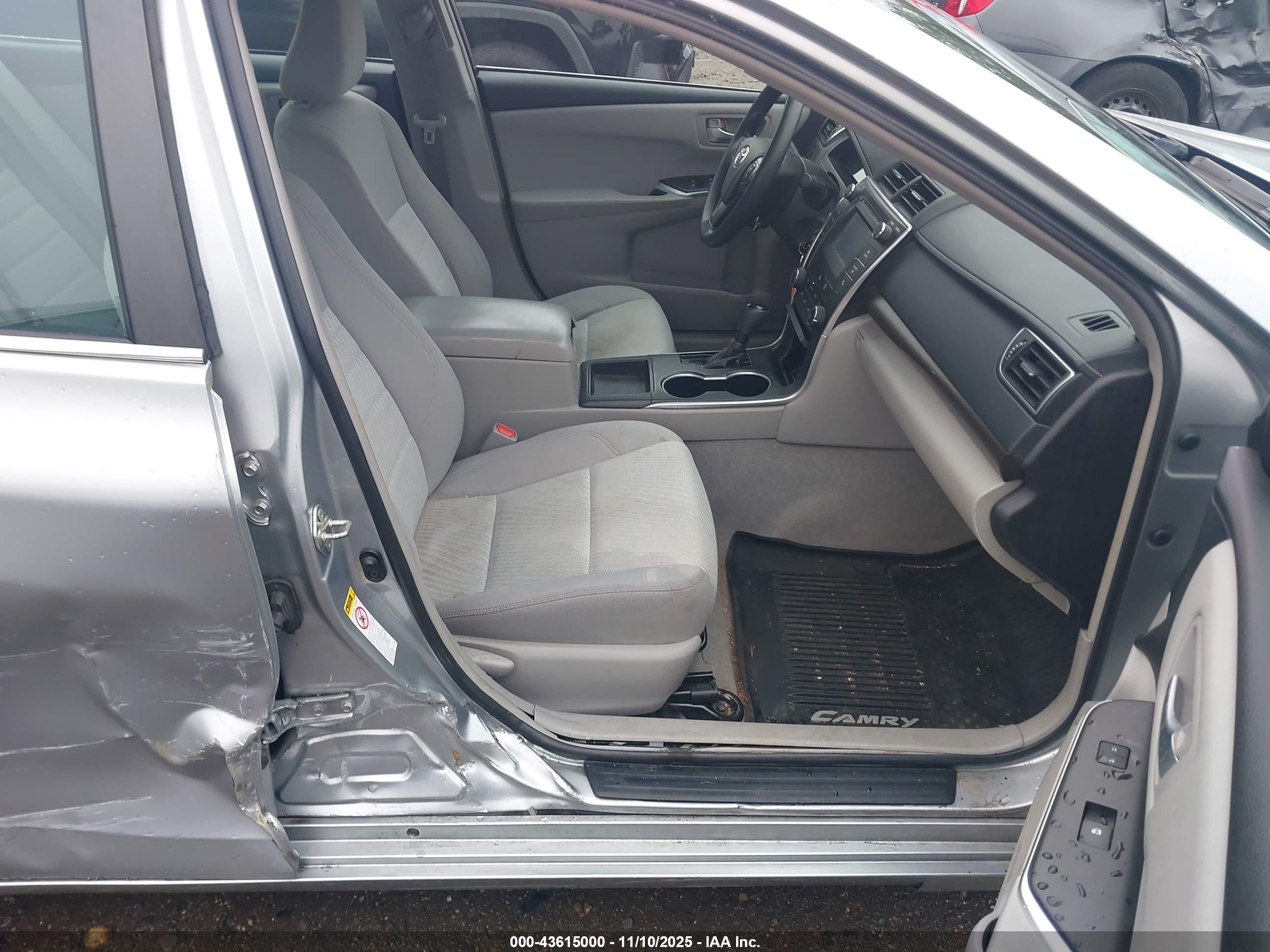 TOYOTA CAMRY image 5