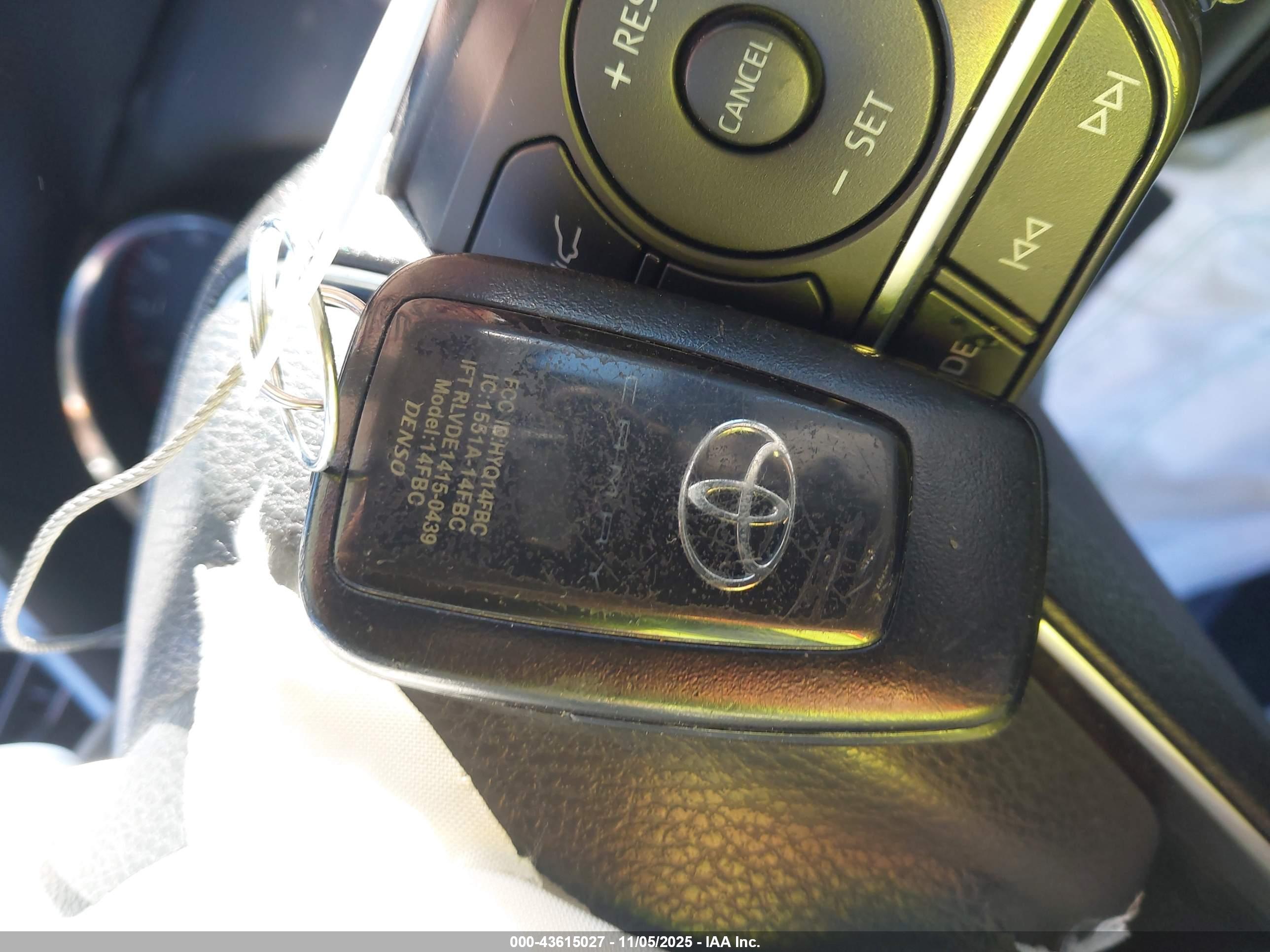 TOYOTA CAMRY image 11
