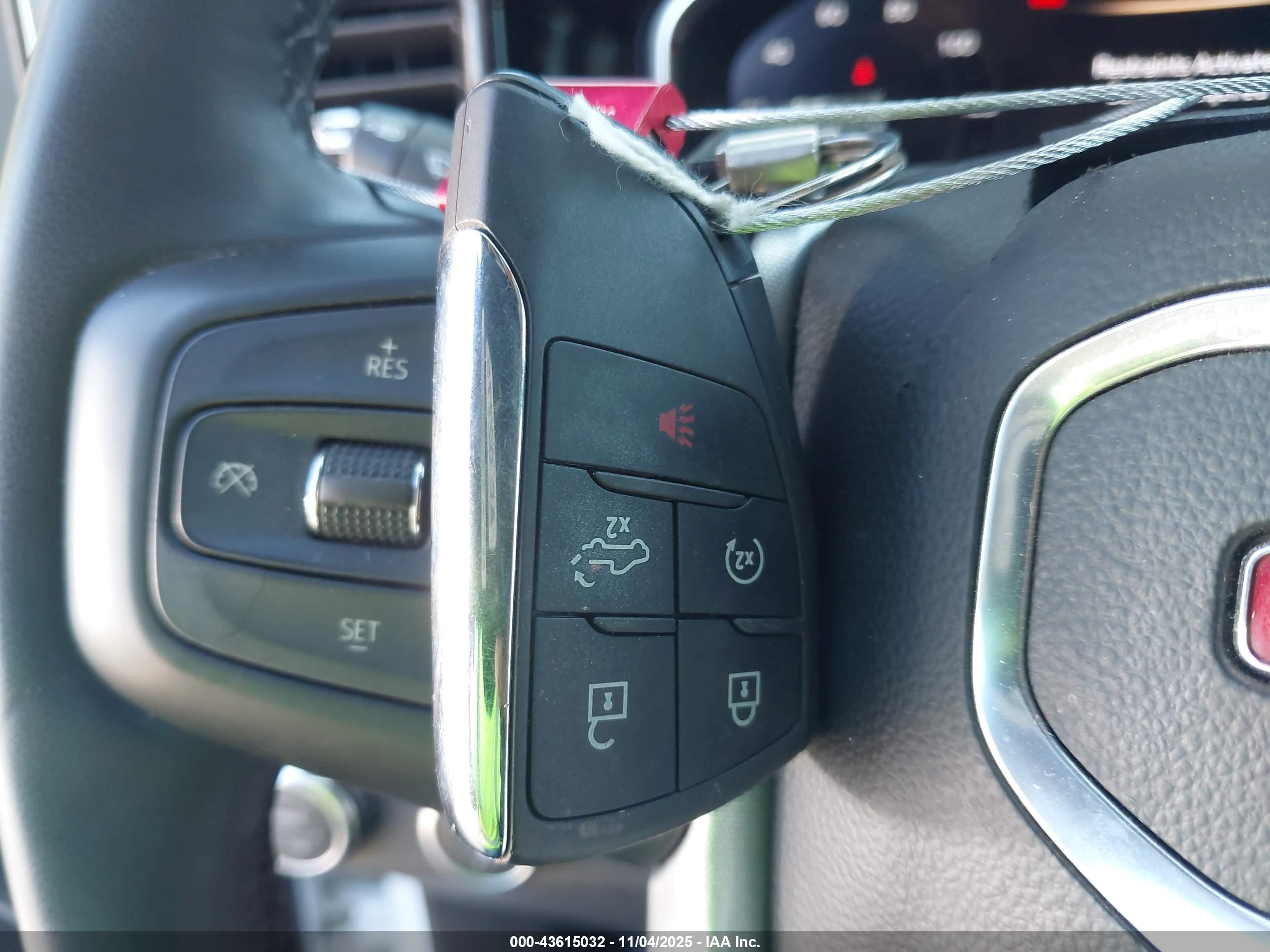 GMC SIERRA image 11