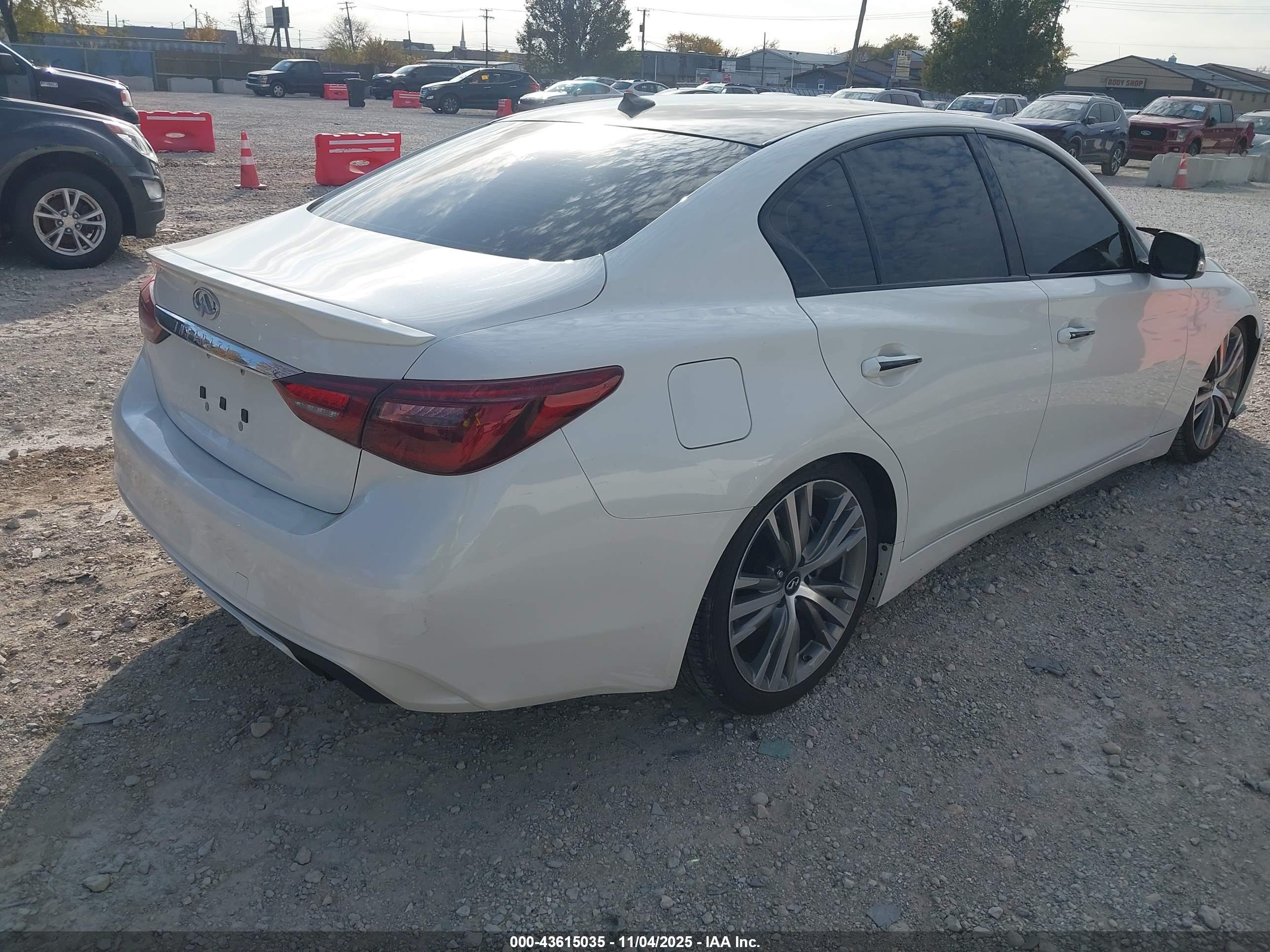 INFINITI Q50 image 4