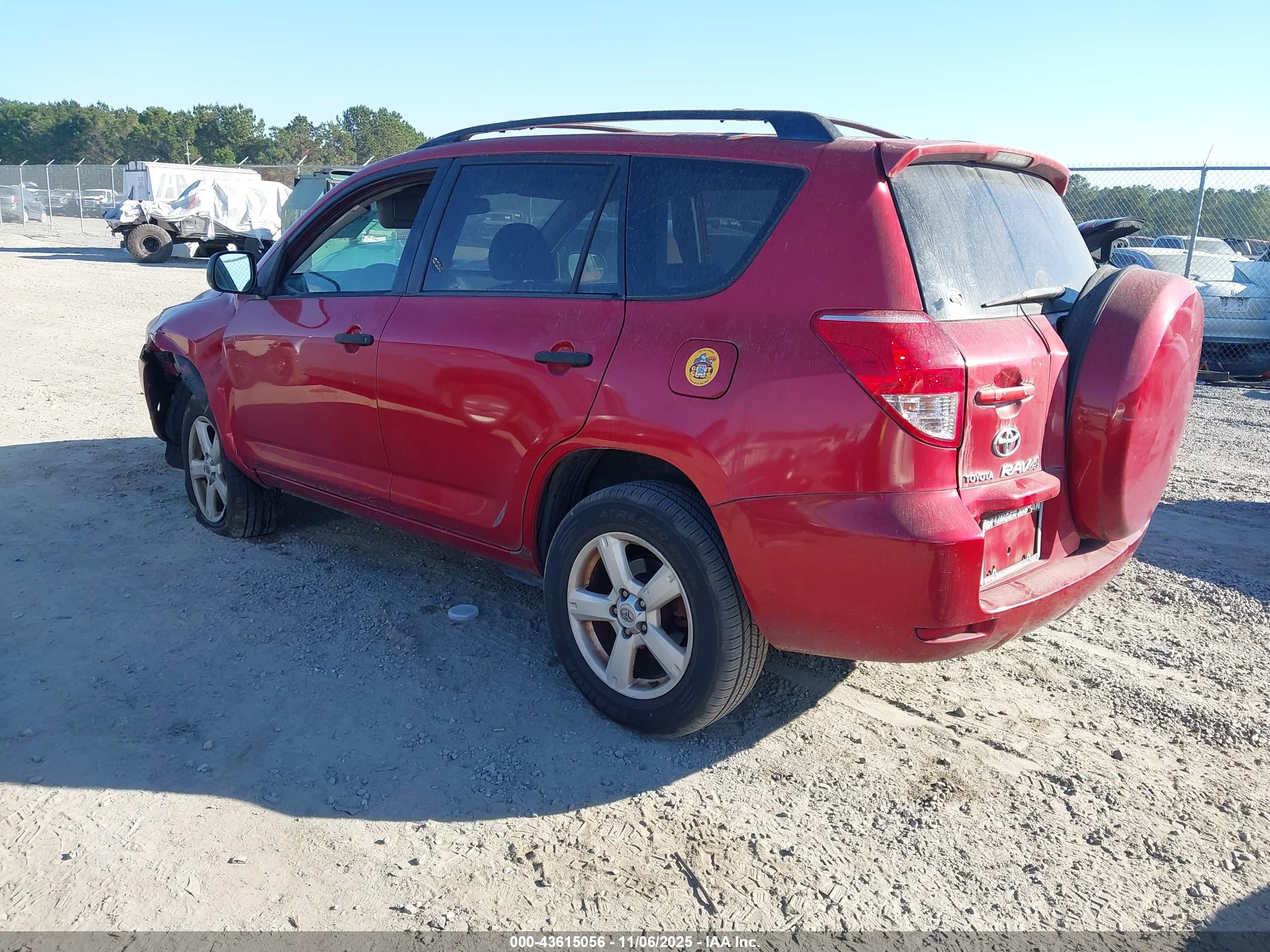 TOYOTA RAV4 image 3