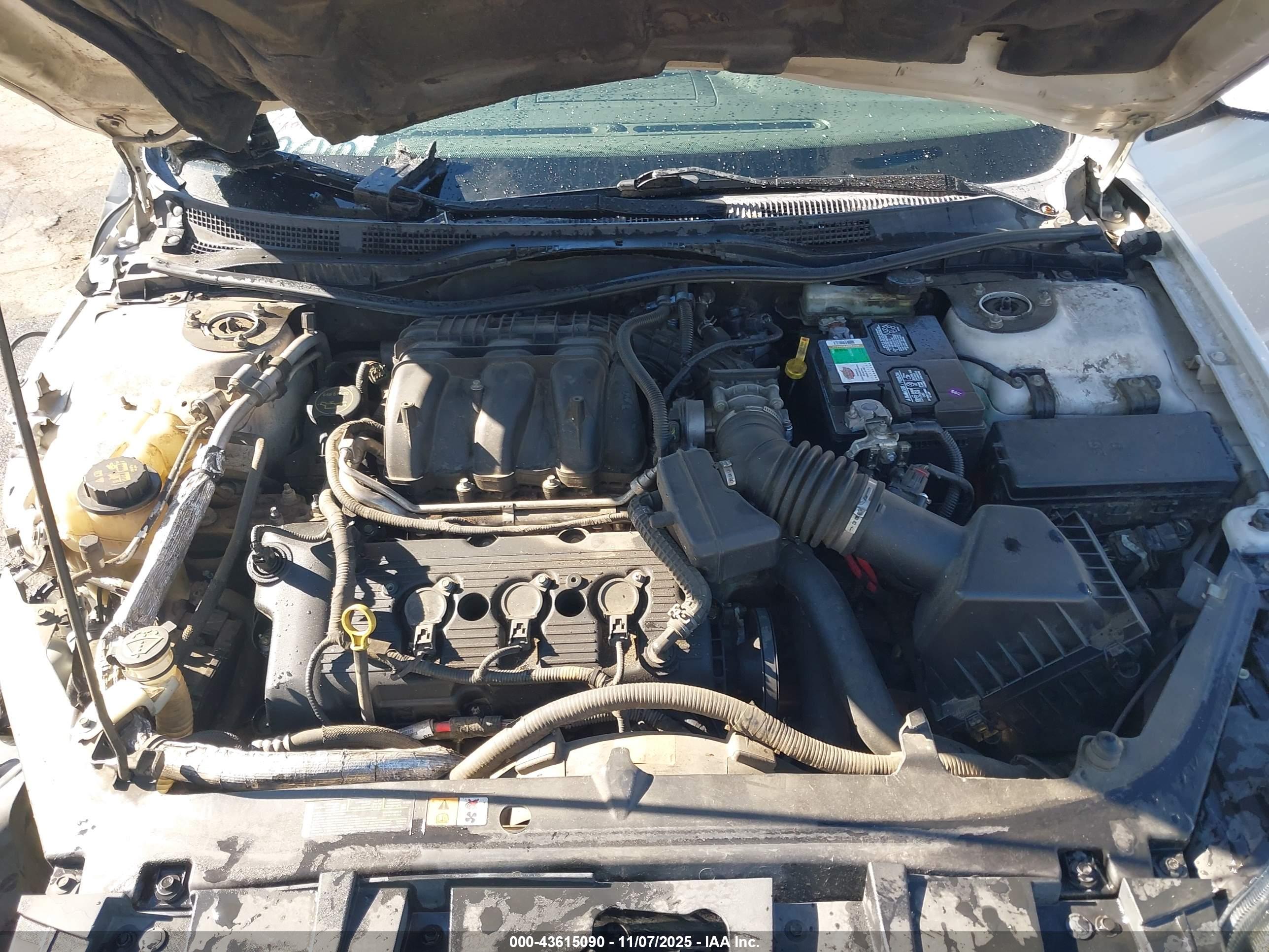FORD FUSION image 10