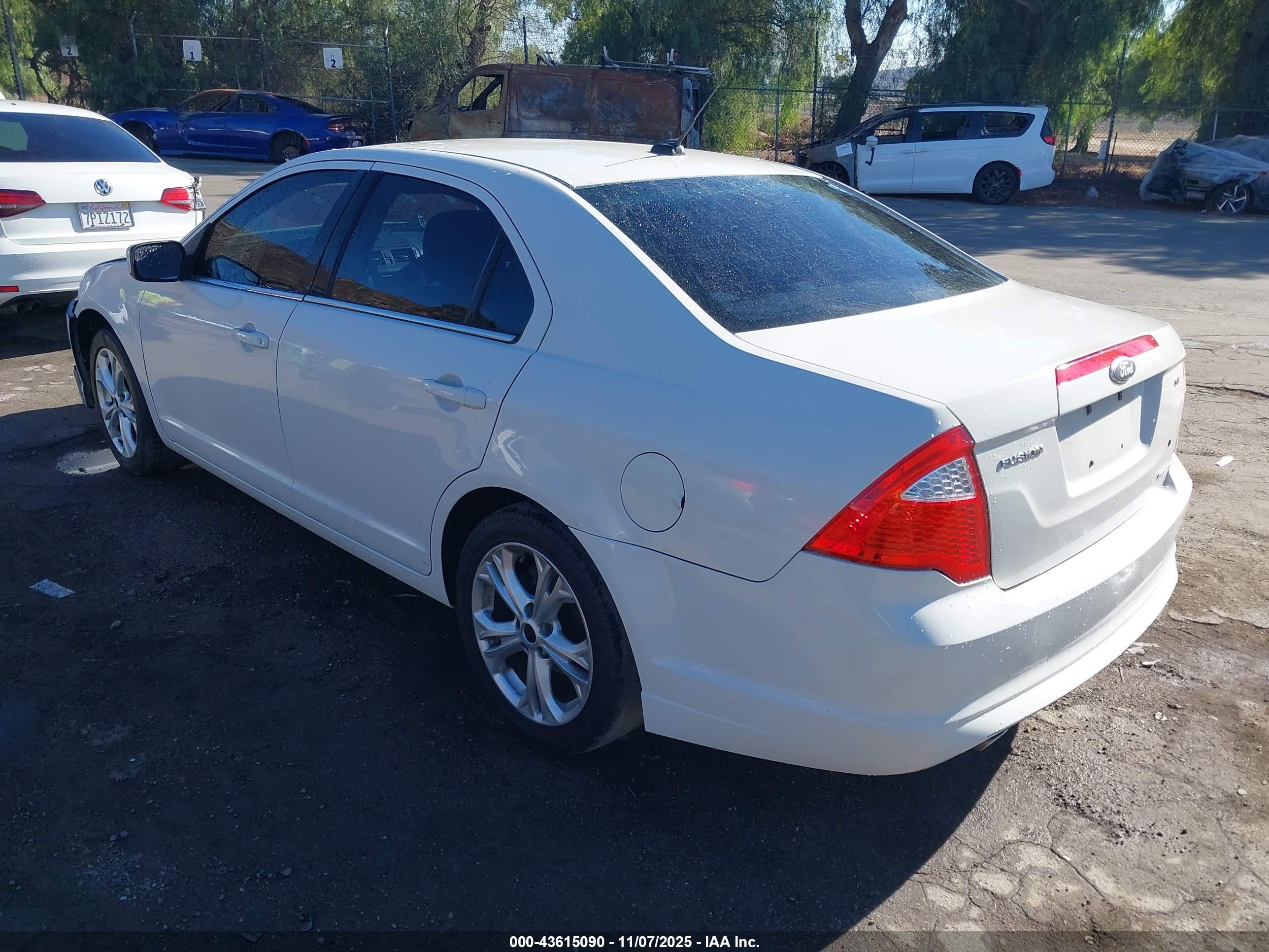 FORD FUSION image 3