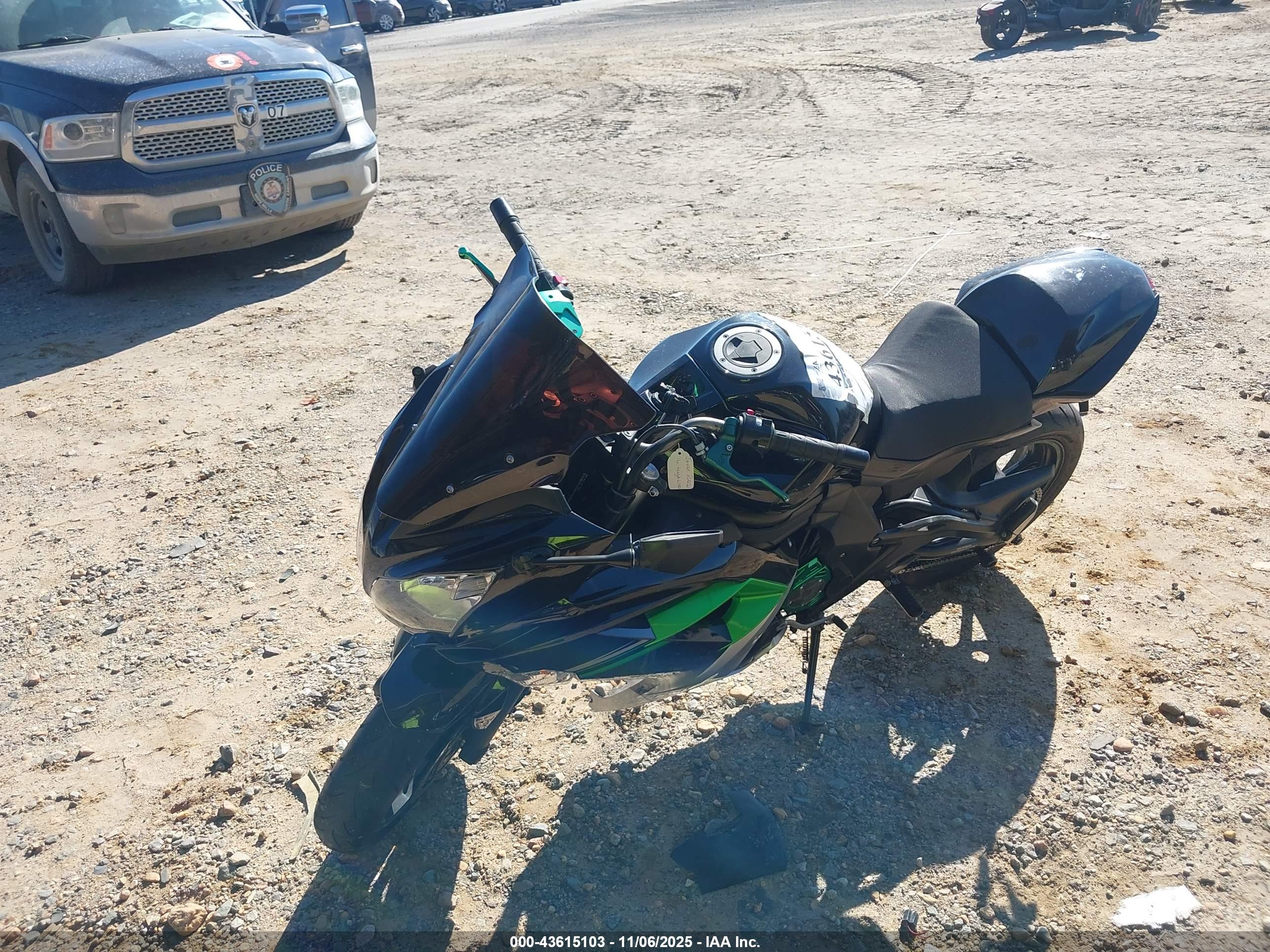 KAWASAKI EX650 image 2