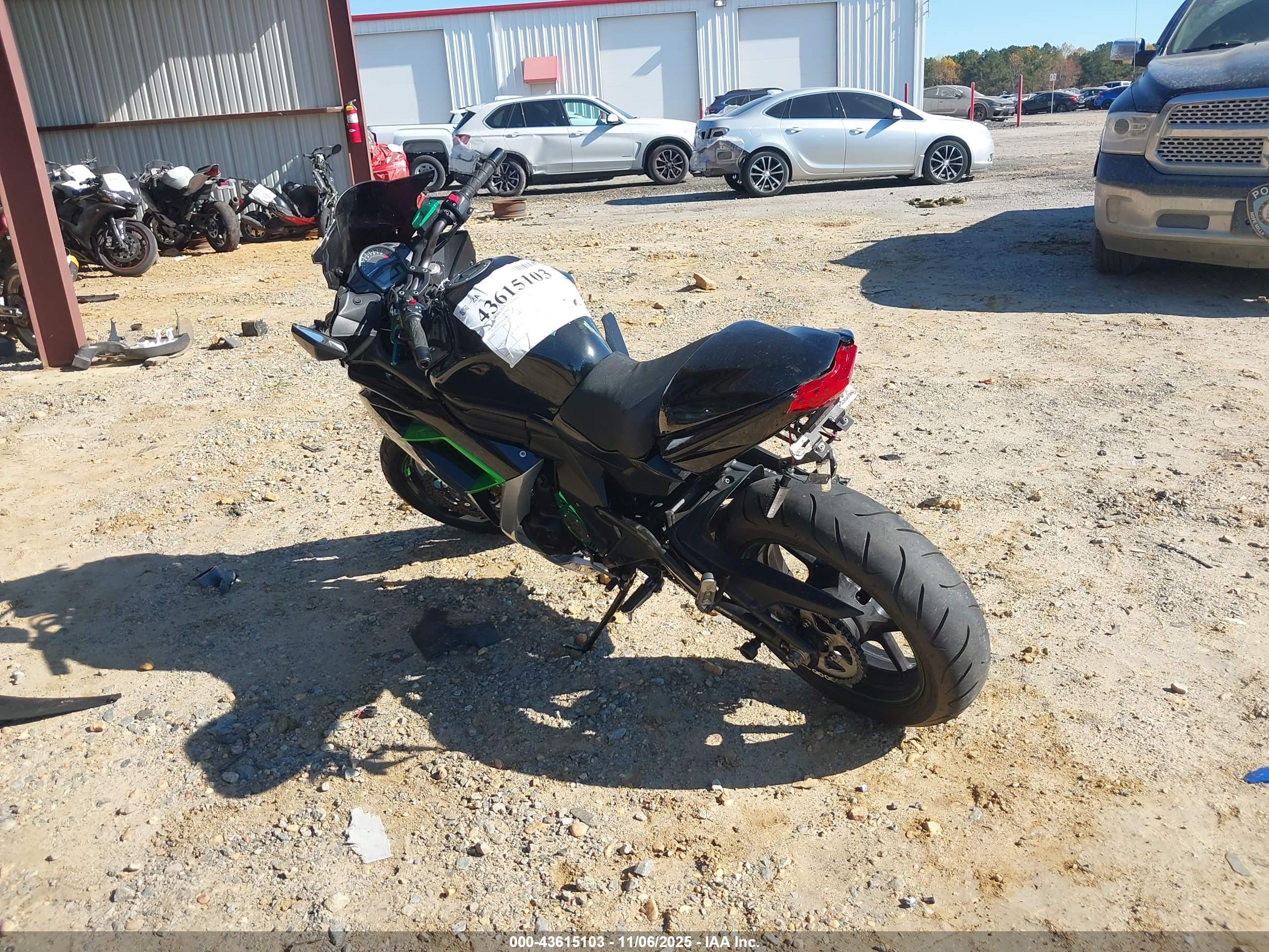 KAWASAKI EX650 image 3