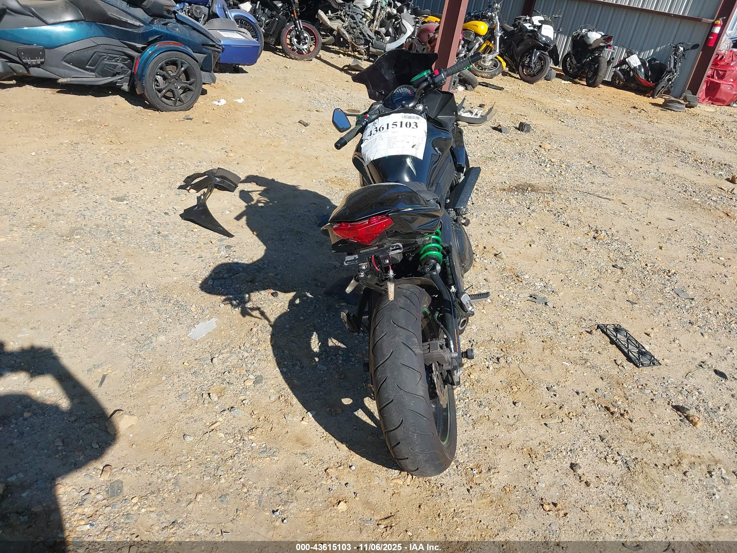 KAWASAKI EX650 image 6
