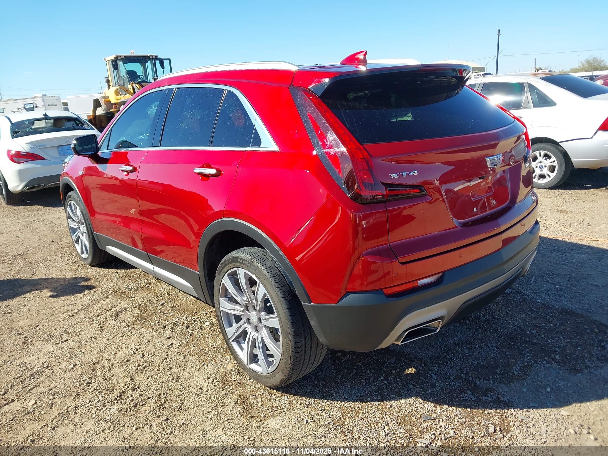 CADILLAC XT4 image 3