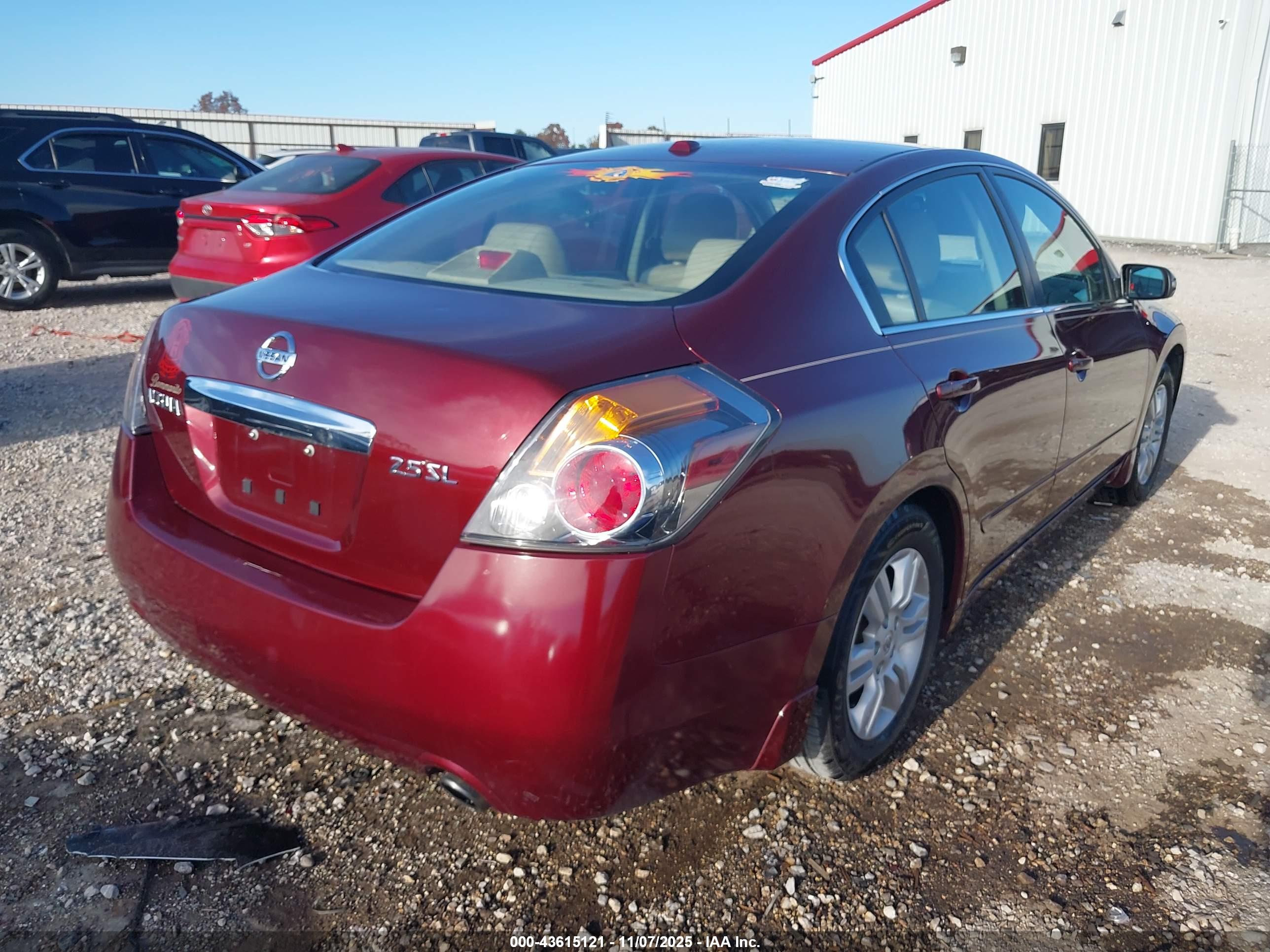 NISSAN ALTIMA image 4
