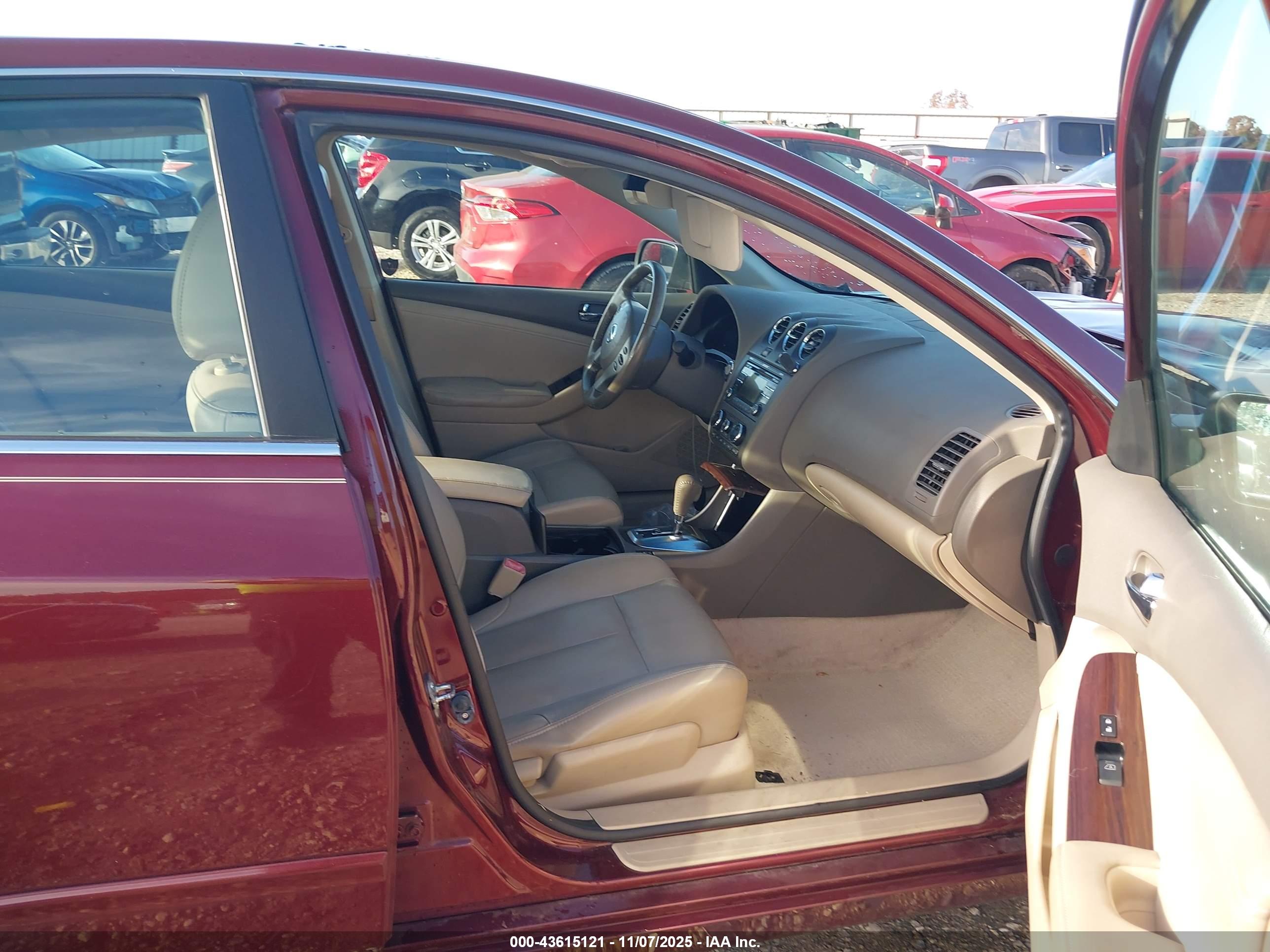 NISSAN ALTIMA image 5