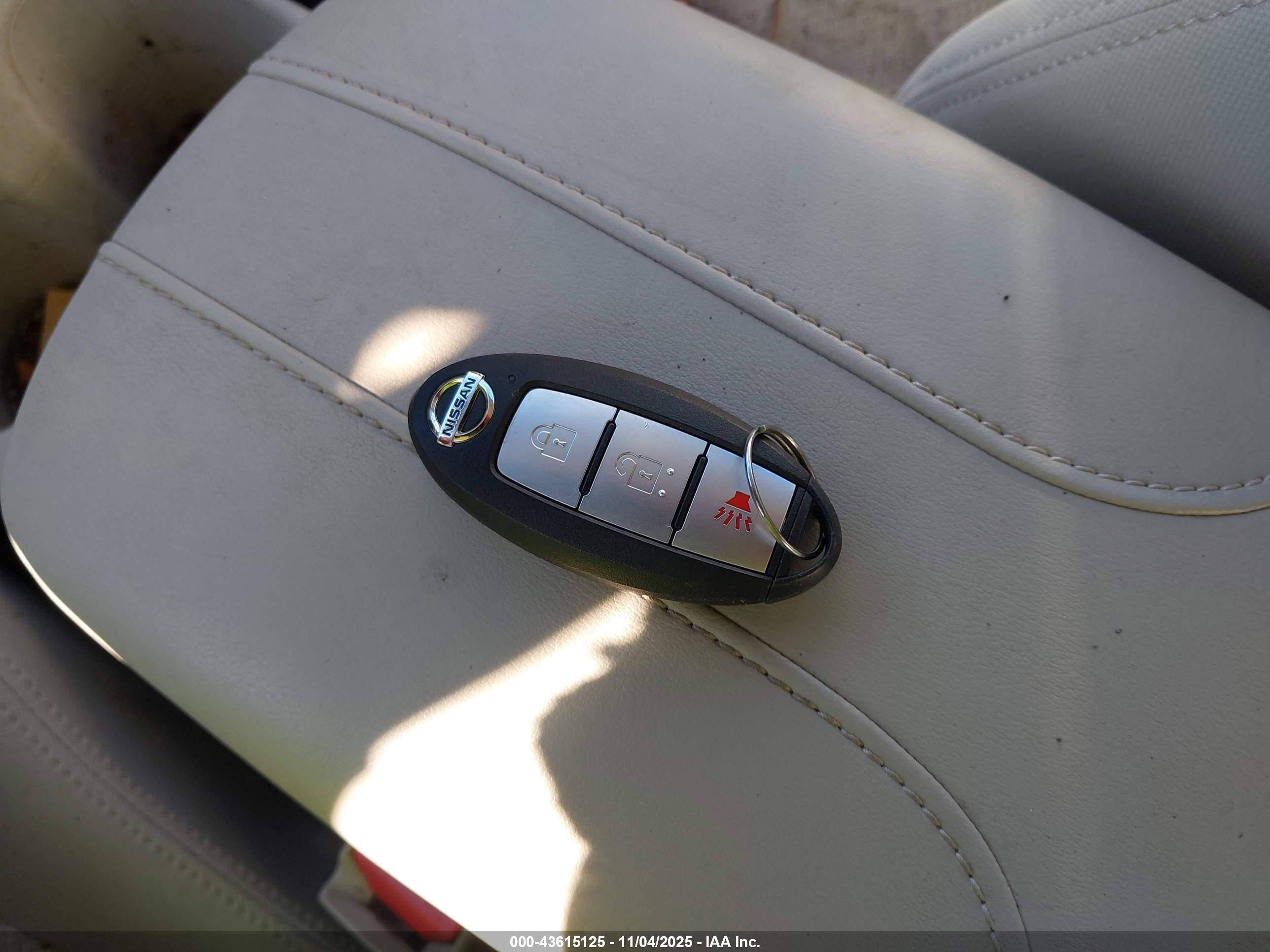 NISSAN ROGUE image 11