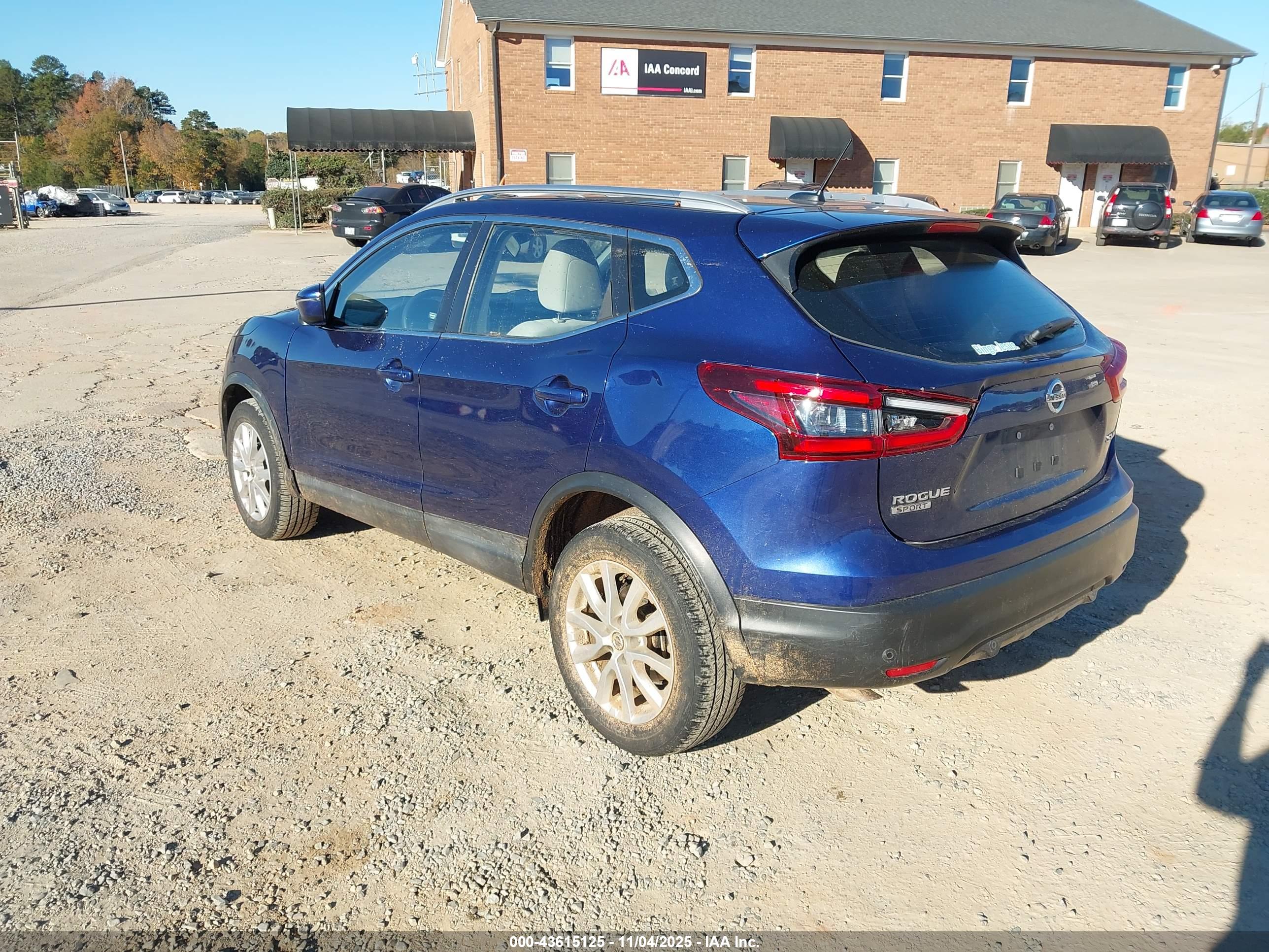 NISSAN ROGUE image 3