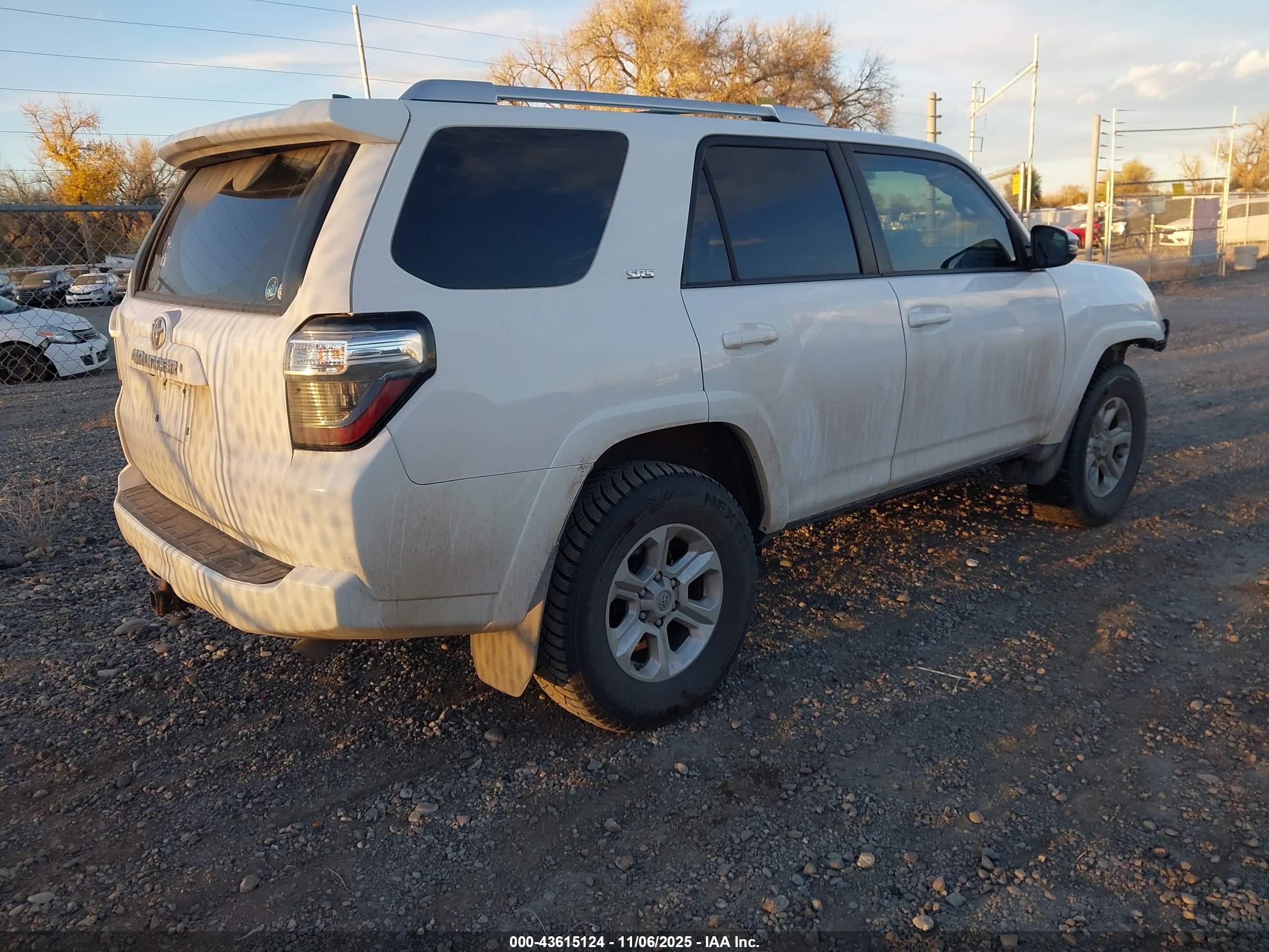TOYOTA 4RUNNER image 4