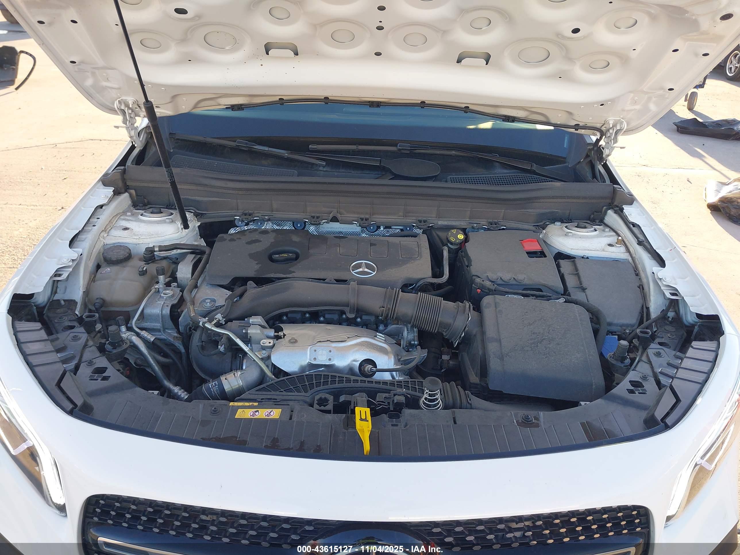 MERCEDES-BENZ GLB image 10