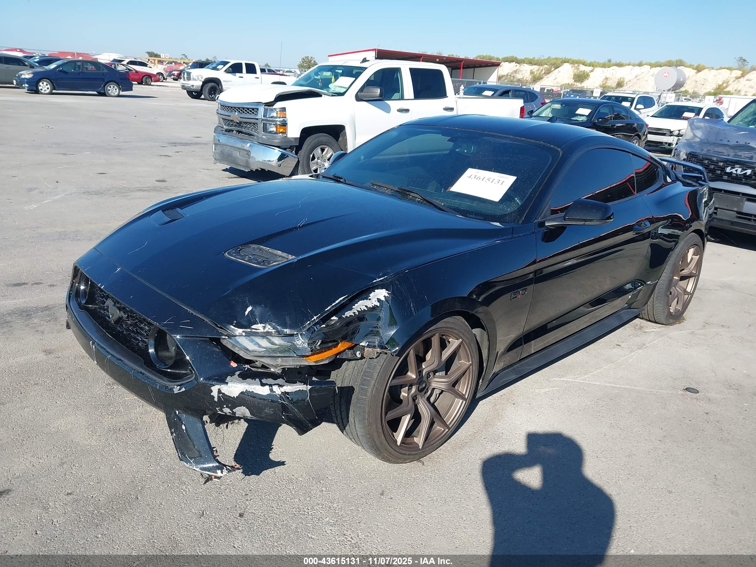 FORD MUSTANG image 2