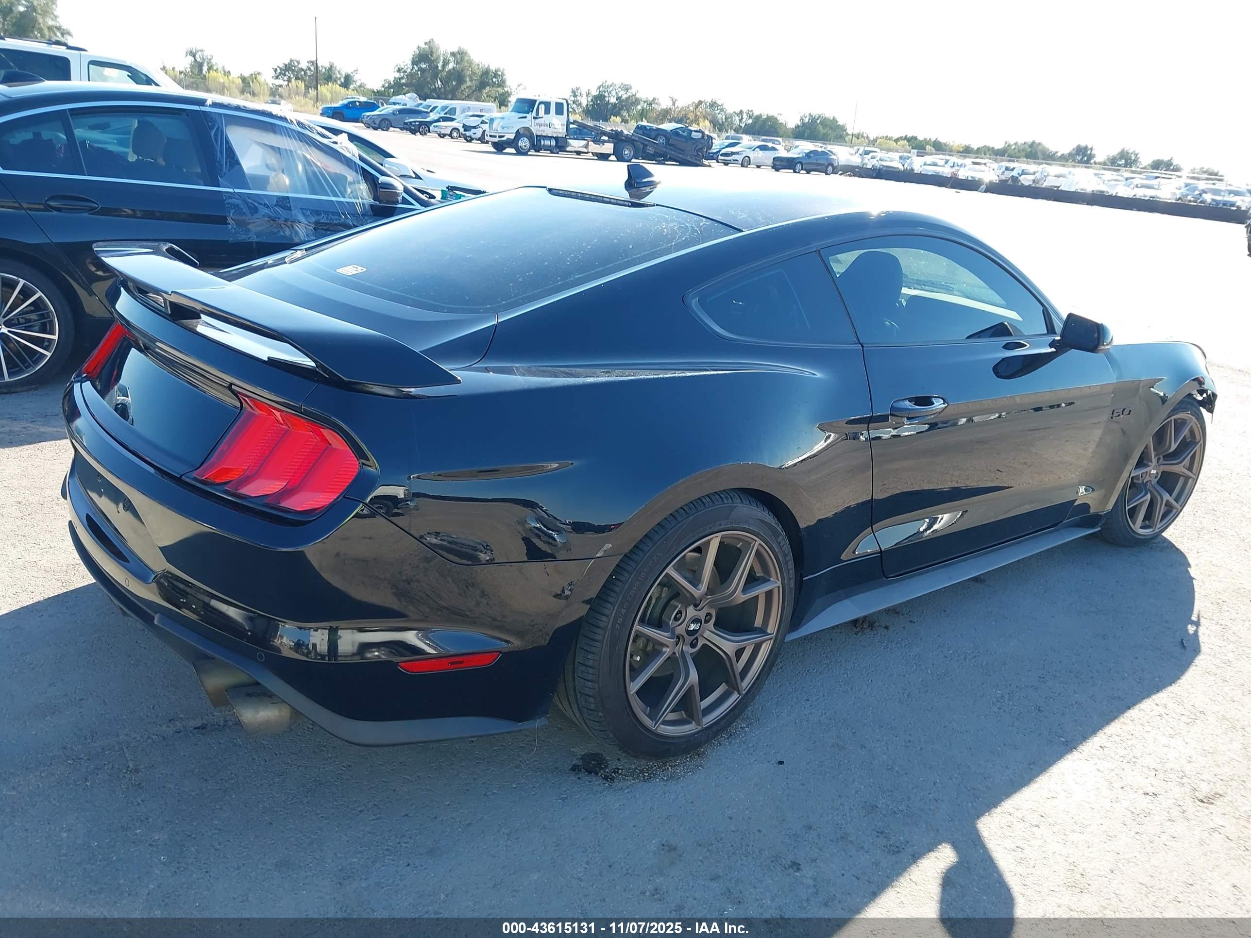 FORD MUSTANG image 4