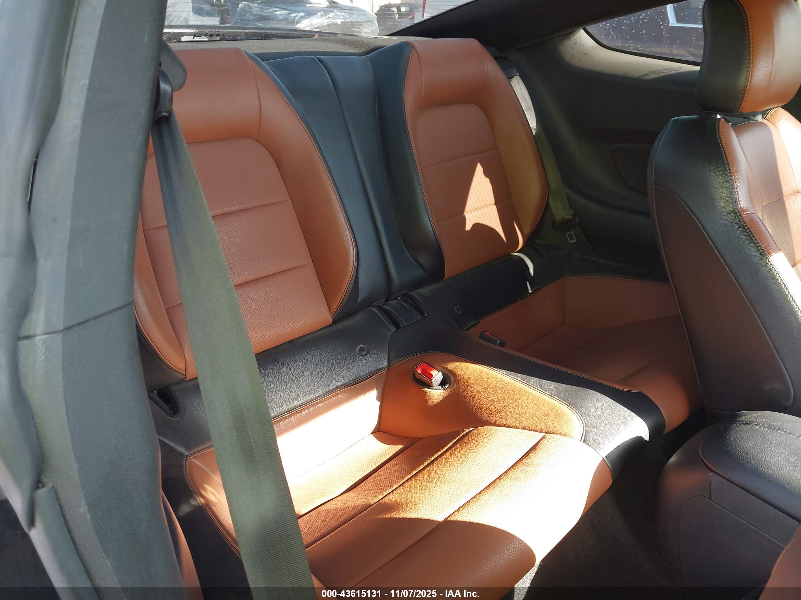 FORD MUSTANG image 8