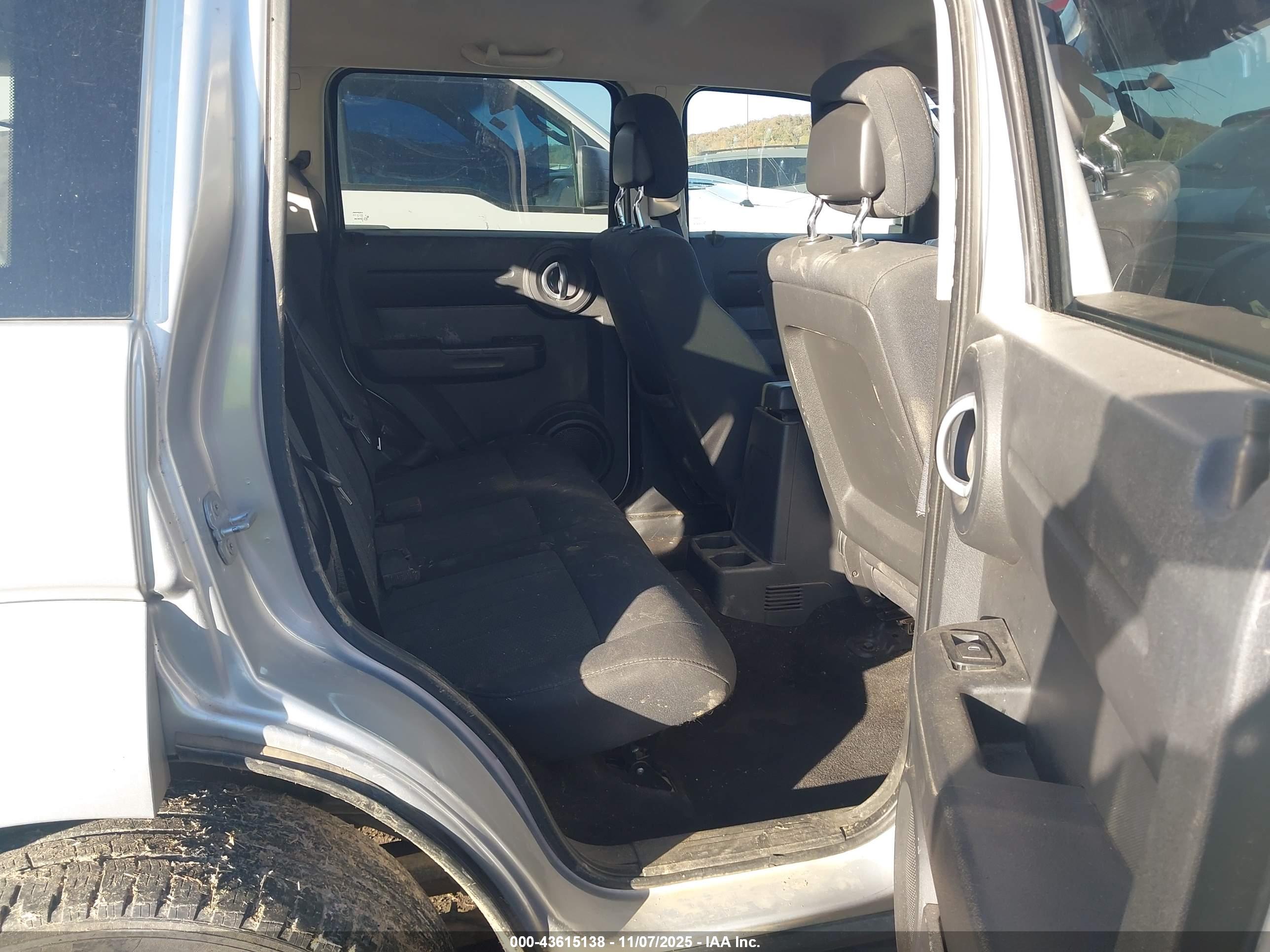 DODGE NITRO image 8