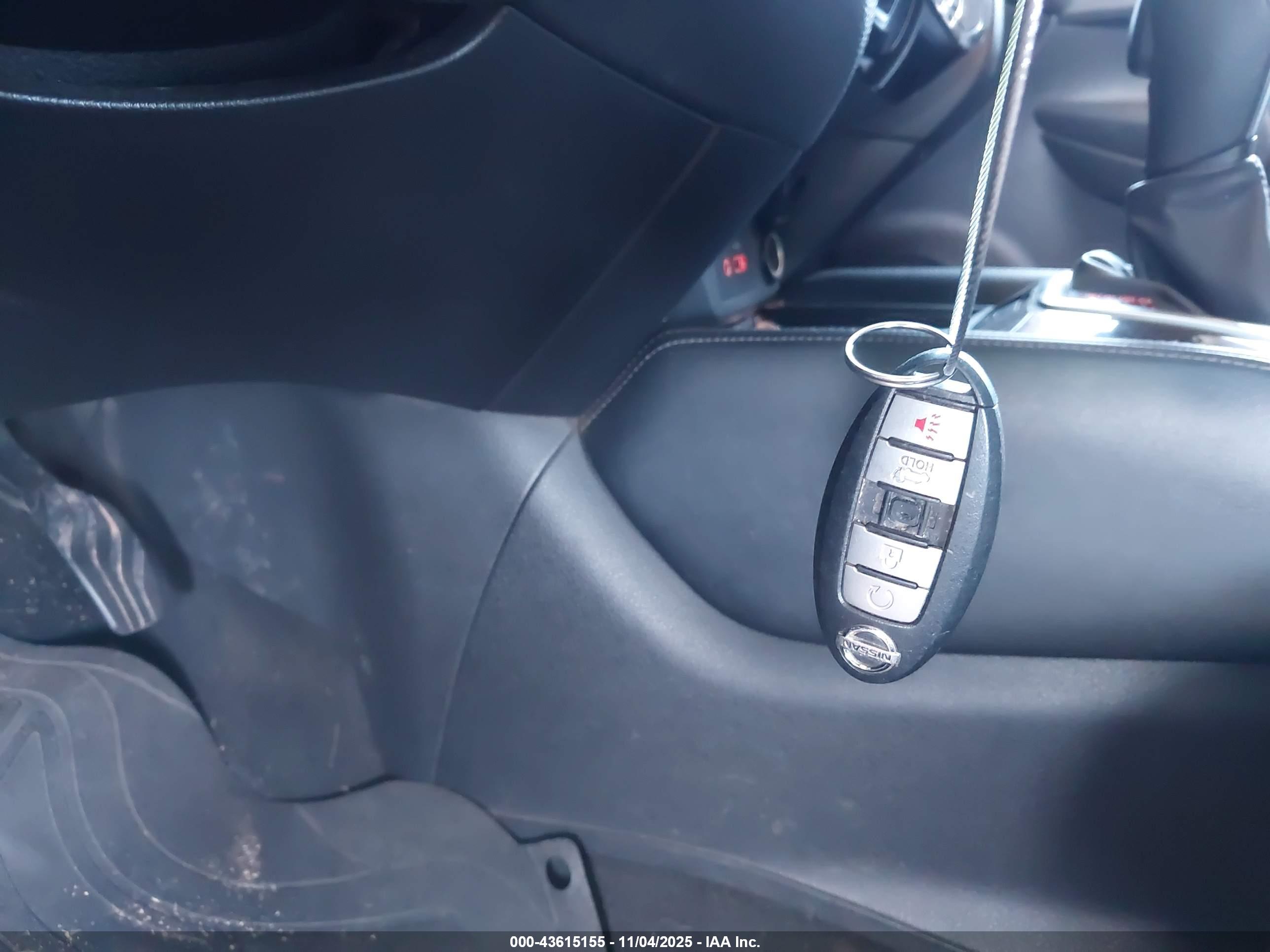NISSAN ROGUE image 11